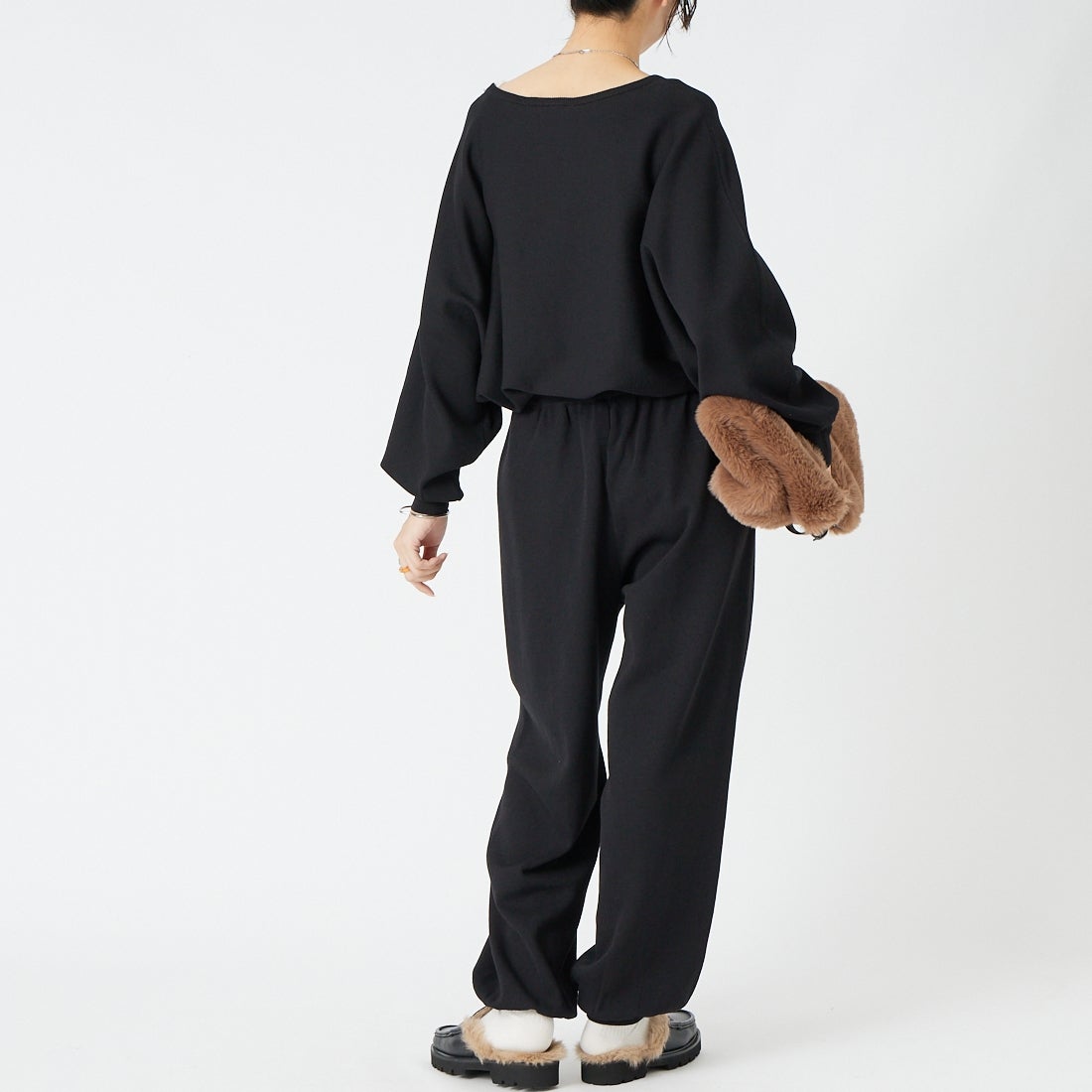 TORRAZZO DONNA [トラッゾドンナ] ベーシックニットパンツ [6269-554] 19 BLACK &&モデル身長：162cm 着用サイズ：F&&