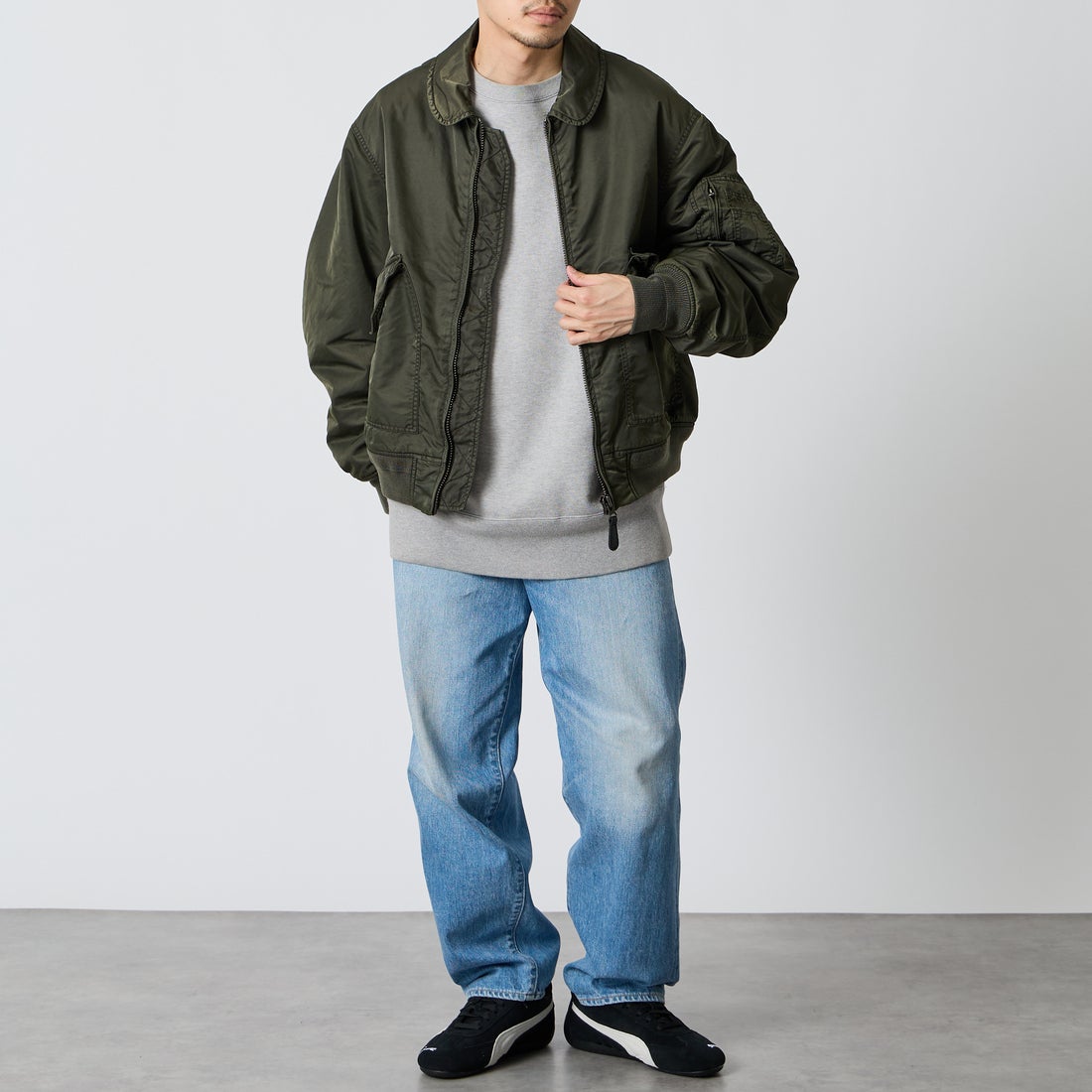 FIDELITY [フィデリティ] 別注 ヴィンテージウォッシュ CWUフライトジャケット [1640-26775903-JF] D.OLIVE &&モデル身長：168cm 着用サイズ：M&&