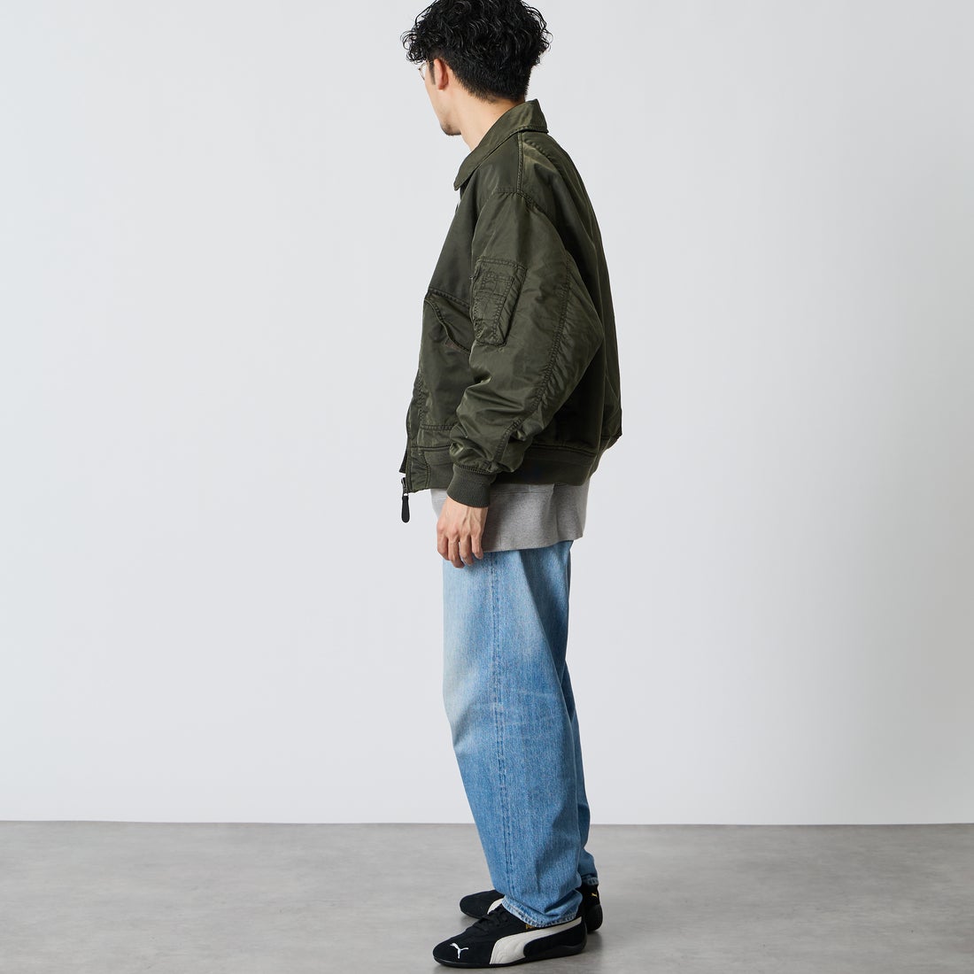 FIDELITY [フィデリティ] 別注 ヴィンテージウォッシュ CWUフライトジャケット [1640-26775903-JF] D.OLIVE &&モデル身長：168cm 着用サイズ：M&&