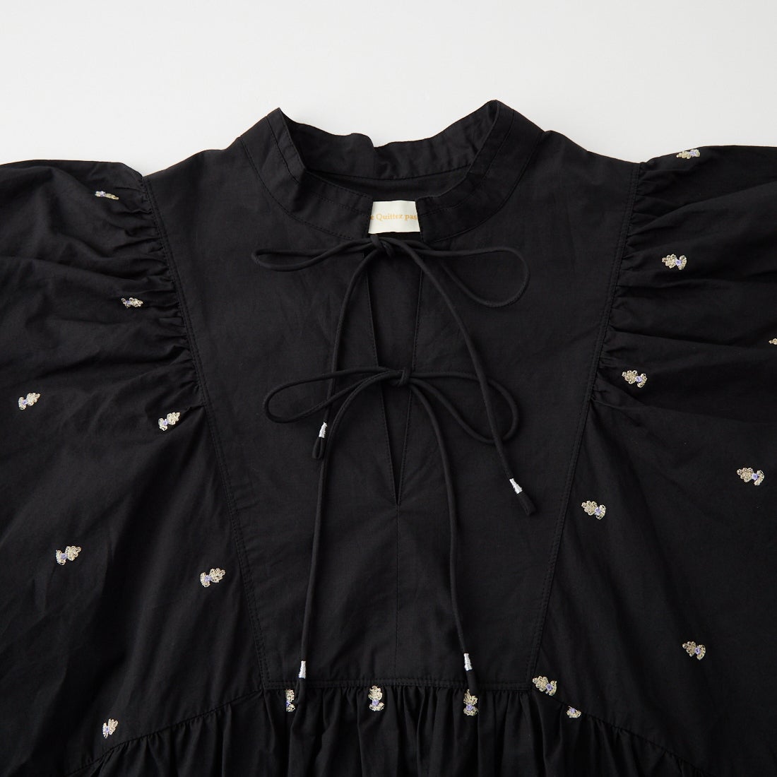 ne Quittez pas [ヌキテパ] ファインポプリン ビンディ刺繍 ギャザーブラウス [010162NH1] 09 BLACK