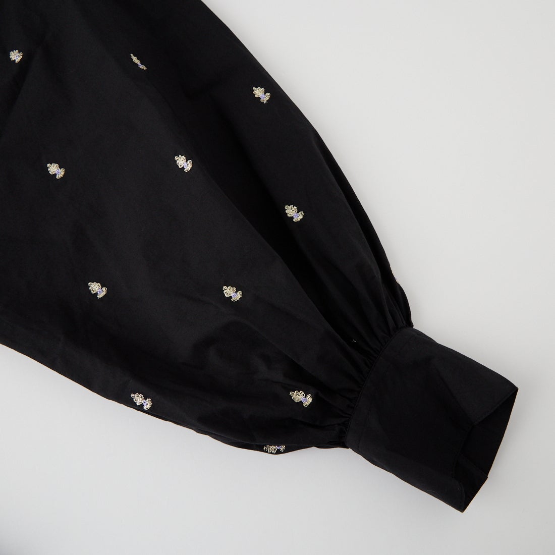 ne Quittez pas [ヌキテパ] ファインポプリン ビンディ刺繍 ギャザーブラウス [010162NH1] 09 BLACK