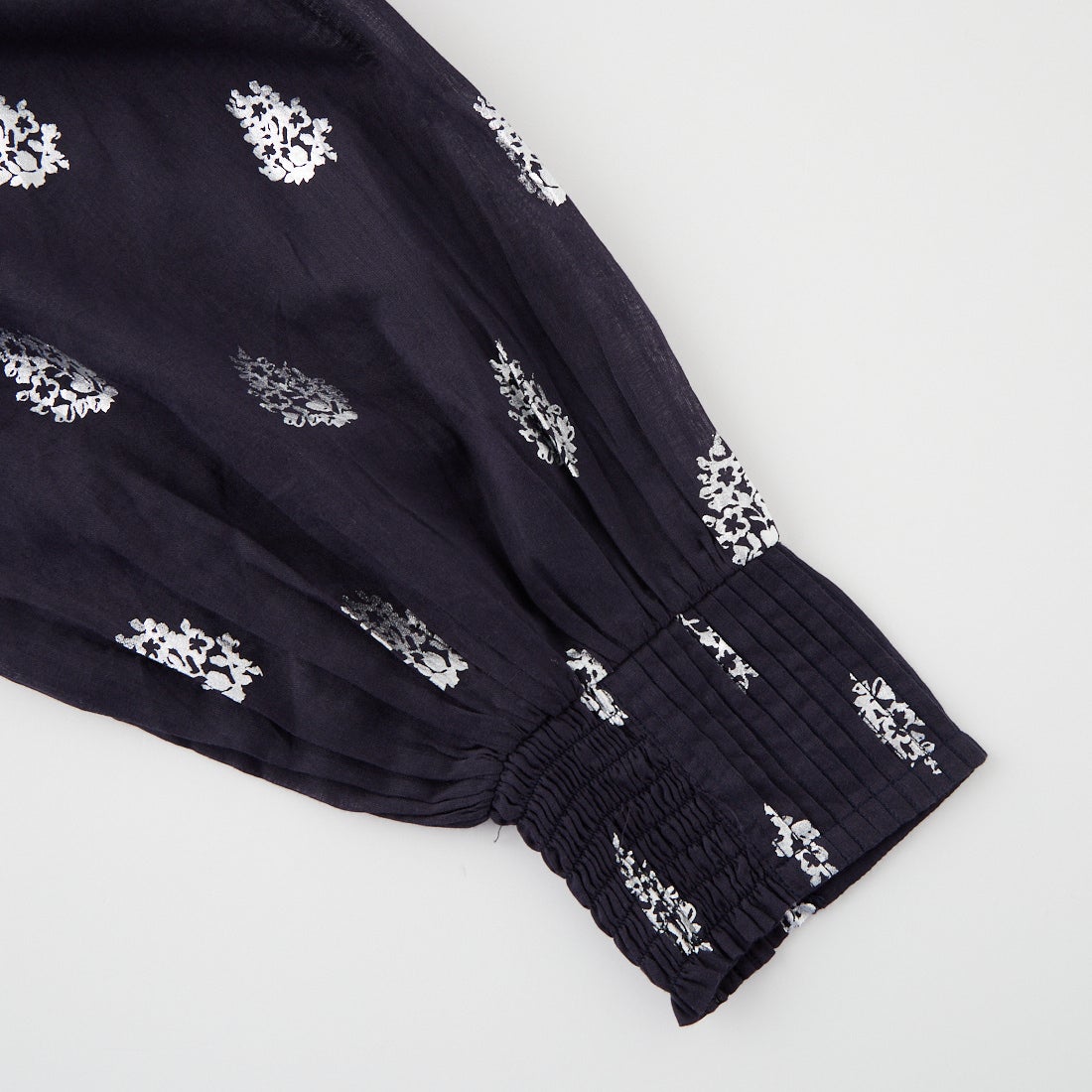 ne Quittez pas [ヌキテパ] コットンボイル フォイルフラワープリント スリーブドレス [010400CM2] 79 NAVY