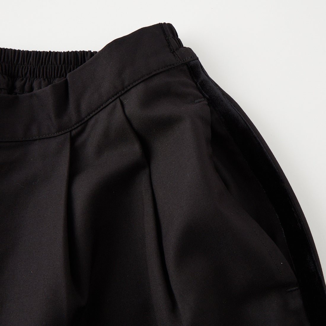 WHYTO. [ホワイト] サイドベロアラインパンツ [WHT26FPT4079] BLACK