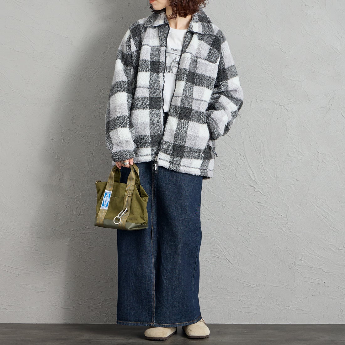 WILD THINGS [ワイルドシングス] フラッフィーチェックボアジャケット [WT26127AD] GRAY &&モデル身長：158cm 着用サイズ：S&&