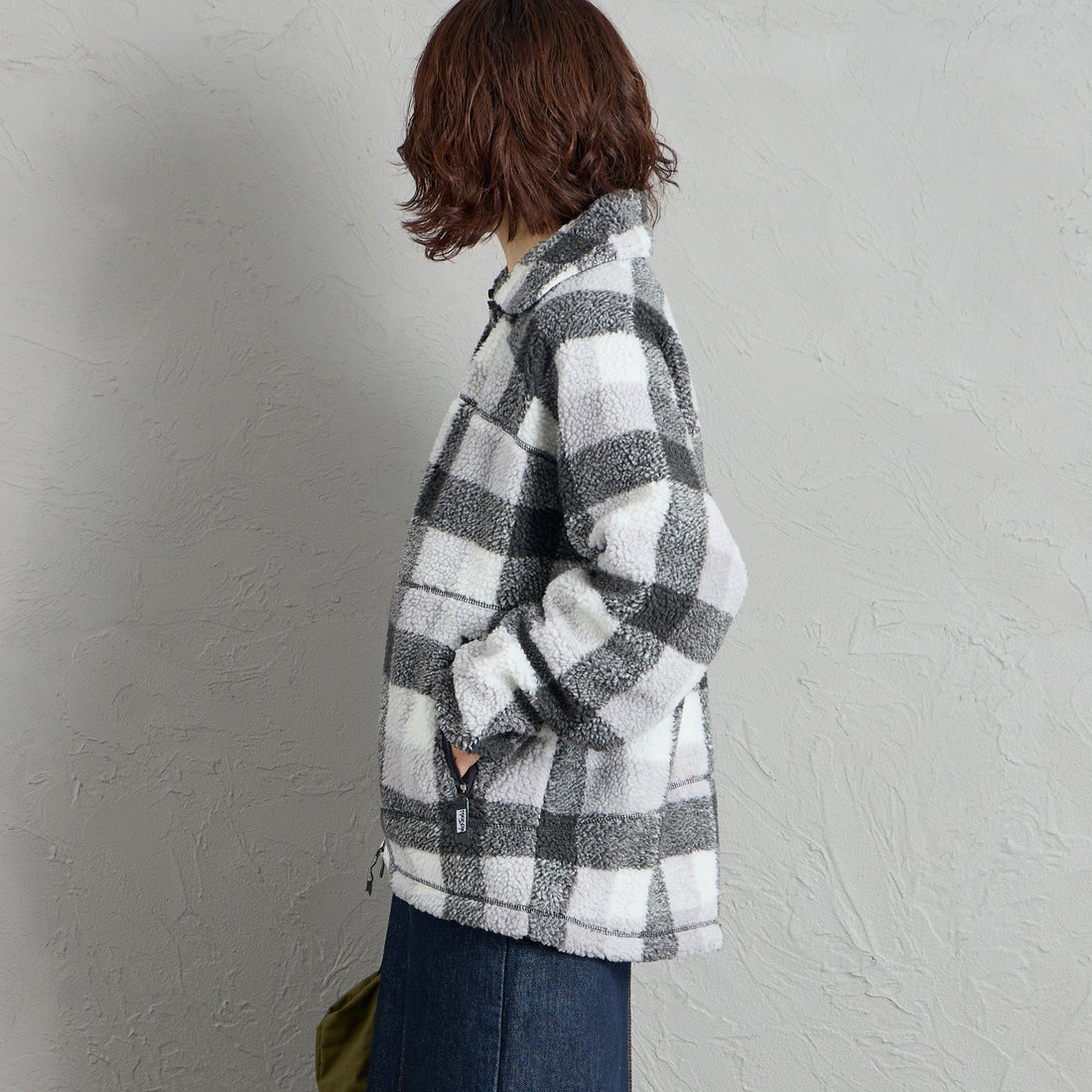 WILD THINGS [ワイルドシングス] フラッフィーチェックボアジャケット [WT26127AD] GRAY &&モデル身長：158cm 着用サイズ：S&&