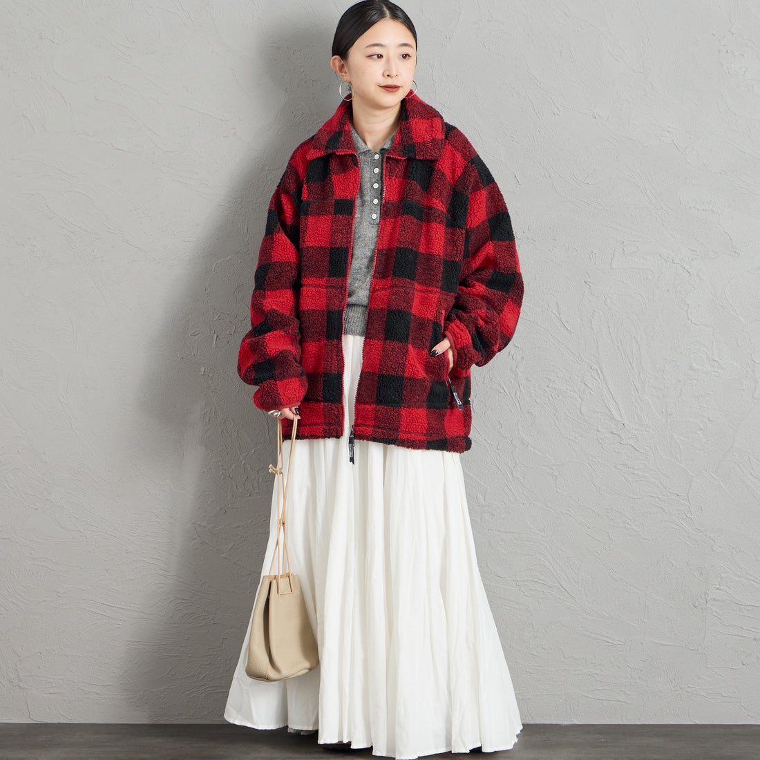 WILD THINGS [ワイルドシングス] フラッフィーチェックボアジャケット [WT26127AD] RED &&モデル身長：150cm 着用サイズ：S&&