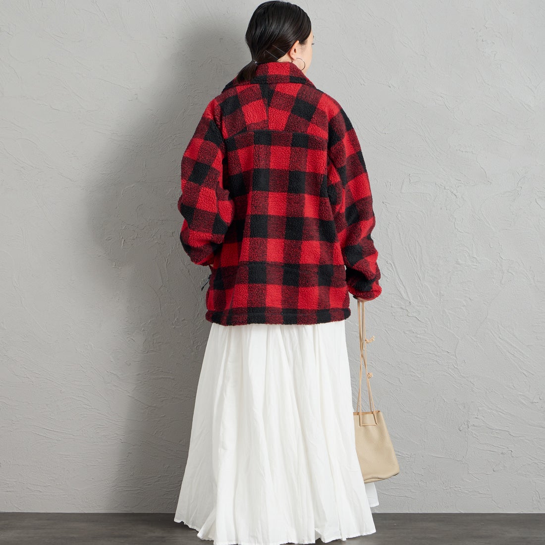 WILD THINGS [ワイルドシングス] フラッフィーチェックボアジャケット [WT26127AD] RED &&モデル身長：150cm 着用サイズ：S&&