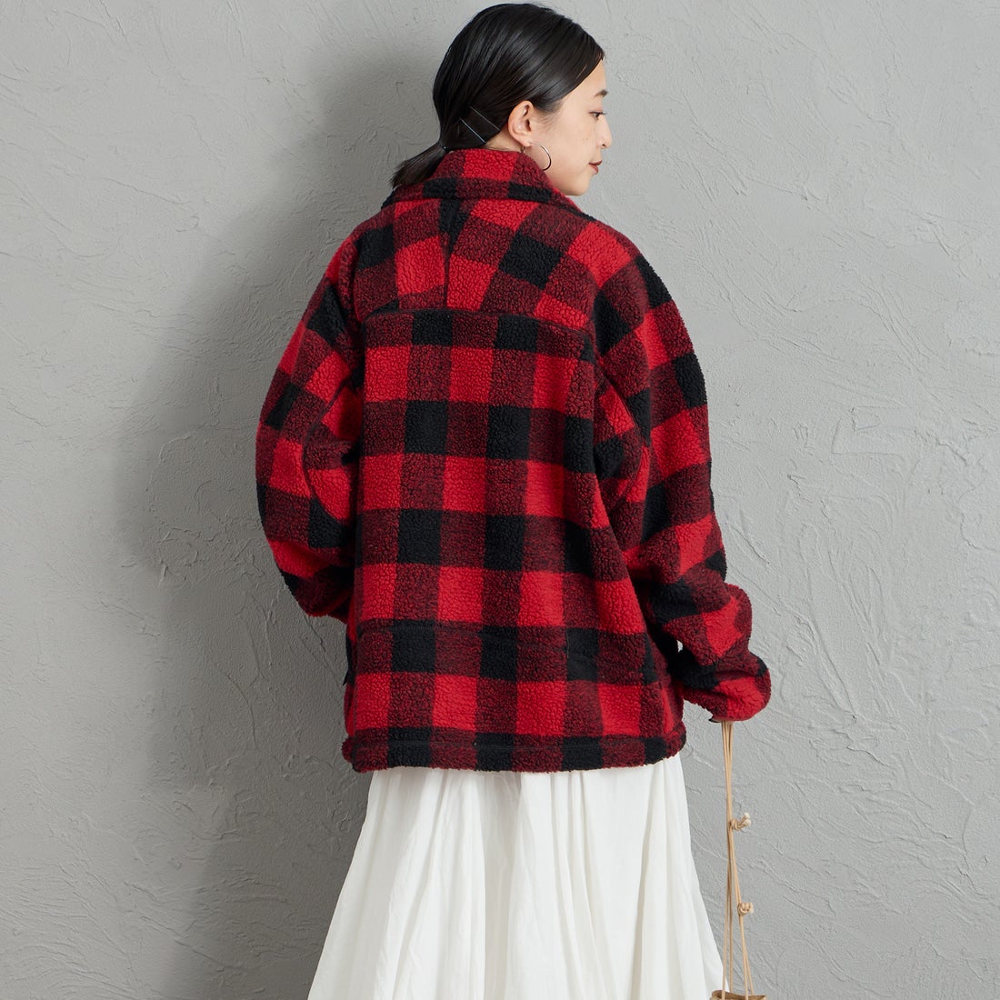 WILD THINGS [ワイルドシングス] フラッフィーチェックボアジャケット [WT26127AD] RED &&モデル身長：150cm 着用サイズ：S&&