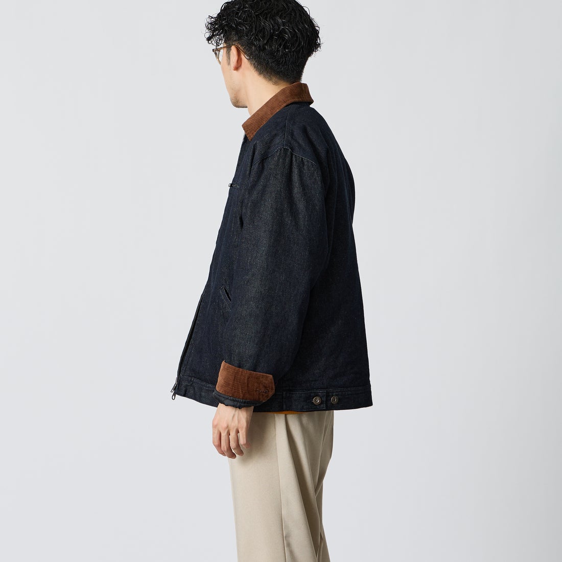 UNIVERSAL OVERALL [ユニバーサルオーバーオール] 別注 シカゴジャケット [U2633480IN-JF] BLUE &&モデル身長：168cm 着用サイズ：M&&
