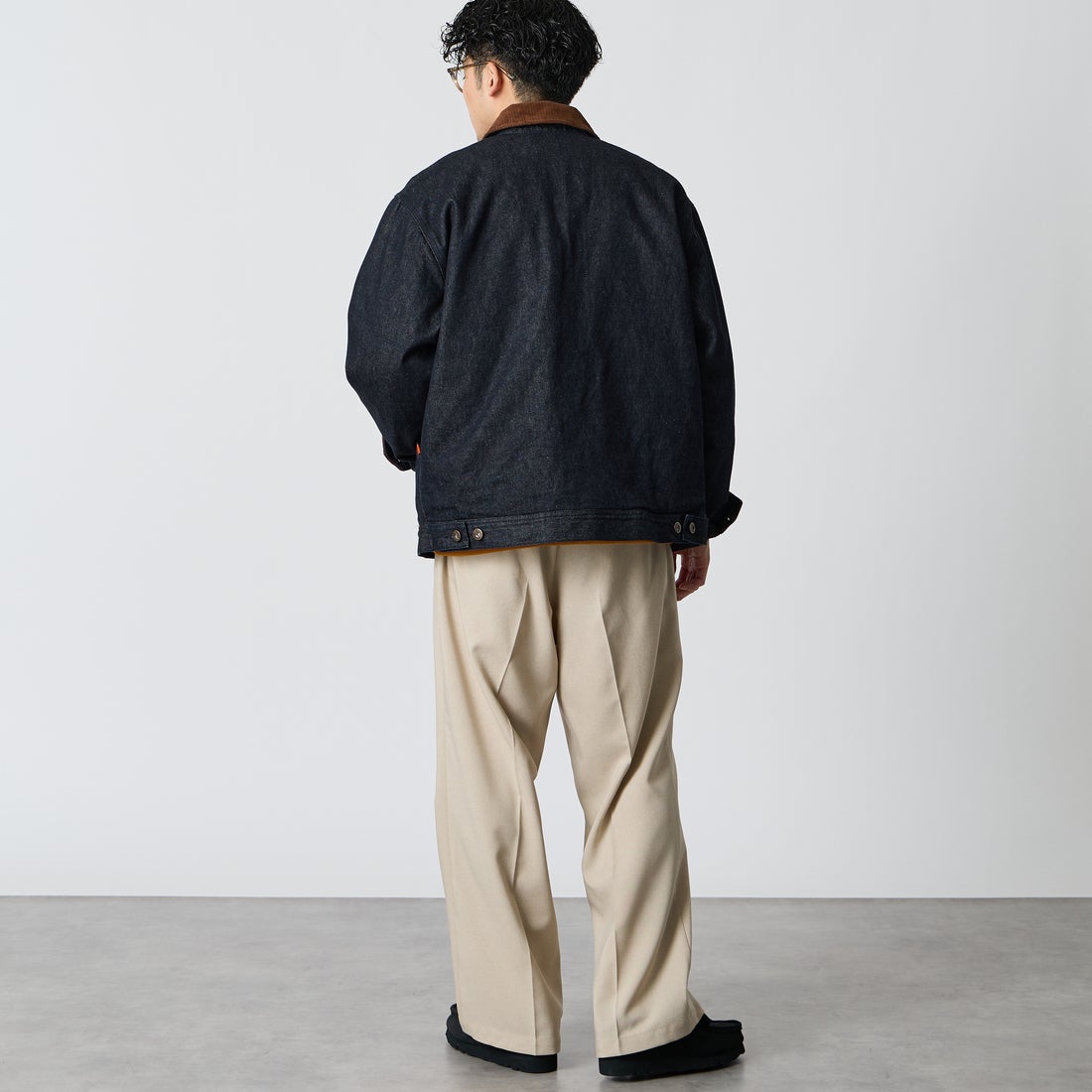 UNIVERSAL OVERALL [ユニバーサルオーバーオール] 別注 シカゴジャケット [U2633480IN-JF] BLUE &&モデル身長：168cm 着用サイズ：M&&