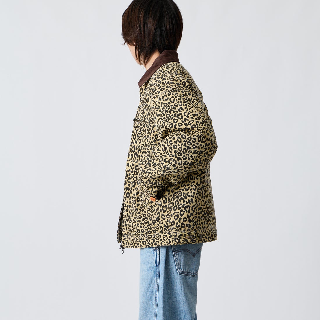 UNIVERSAL OVERALL [ユニバーサルオーバーオール] 別注 シカゴジャケット [U2633480IN-JF] LEOPARD &&モデル身長：177cm 着用サイズ：L&&