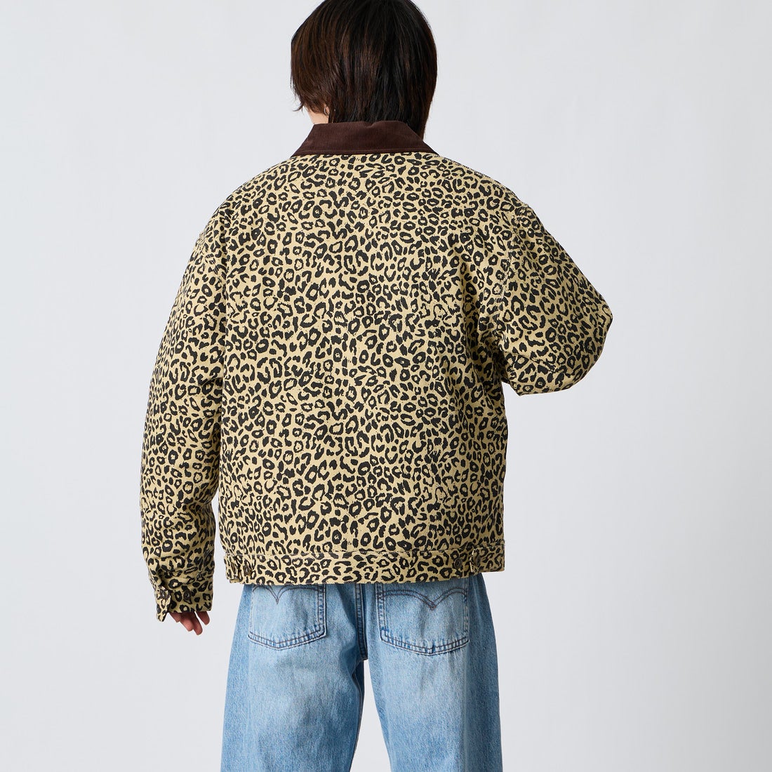 UNIVERSAL OVERALL [ユニバーサルオーバーオール] 別注 シカゴジャケット [U2633480IN-JF] LEOPARD &&モデル身長：177cm 着用サイズ：L&&