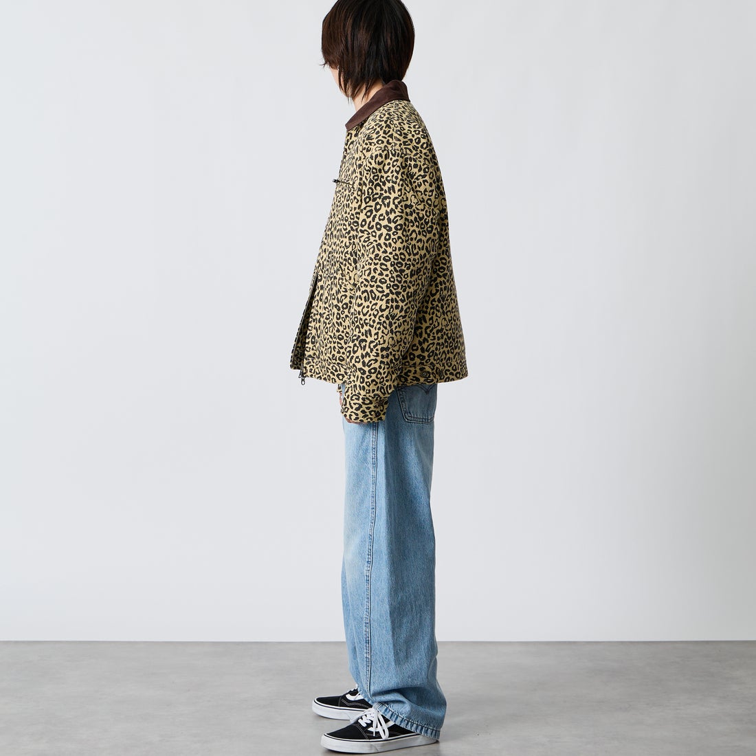 UNIVERSAL OVERALL [ユニバーサルオーバーオール] 別注 シカゴジャケット [U2633480IN-JF] LEOPARD &&モデル身長：177cm 着用サイズ：L&&