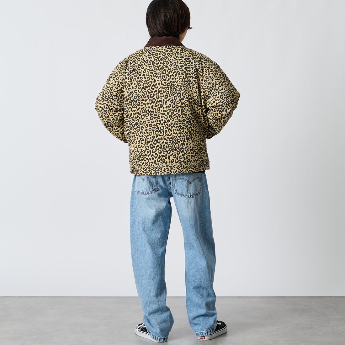 UNIVERSAL OVERALL [ユニバーサルオーバーオール] 別注 シカゴジャケット [U2633480IN-JF] LEOPARD &&モデル身長：177cm 着用サイズ：L&&