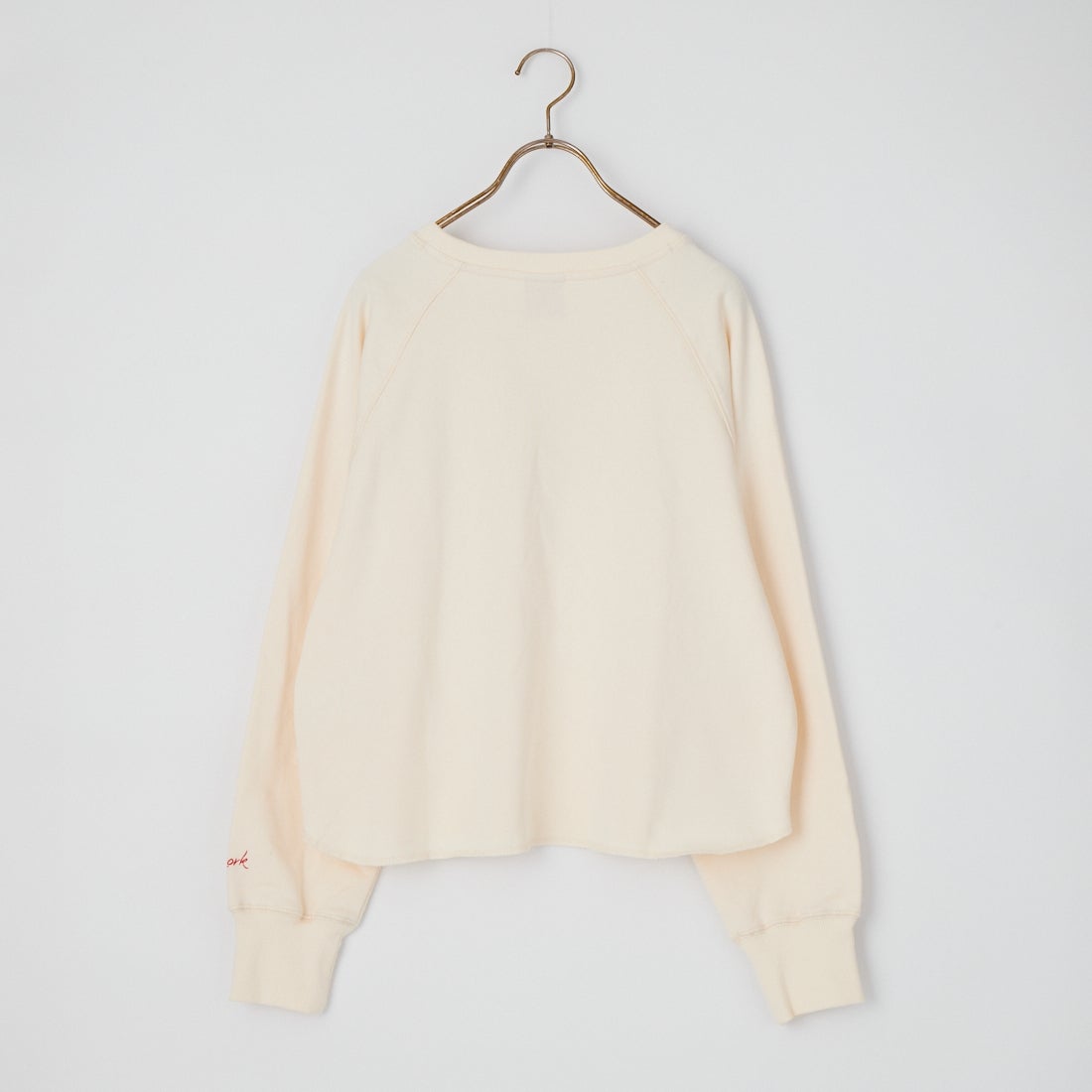 MANHATTAN PORTAGE [マンハッタンポーテージ] 別注 ロゴプリント ショート丈カットオフスウェット [26FWMP-INL020-JF] IVORY