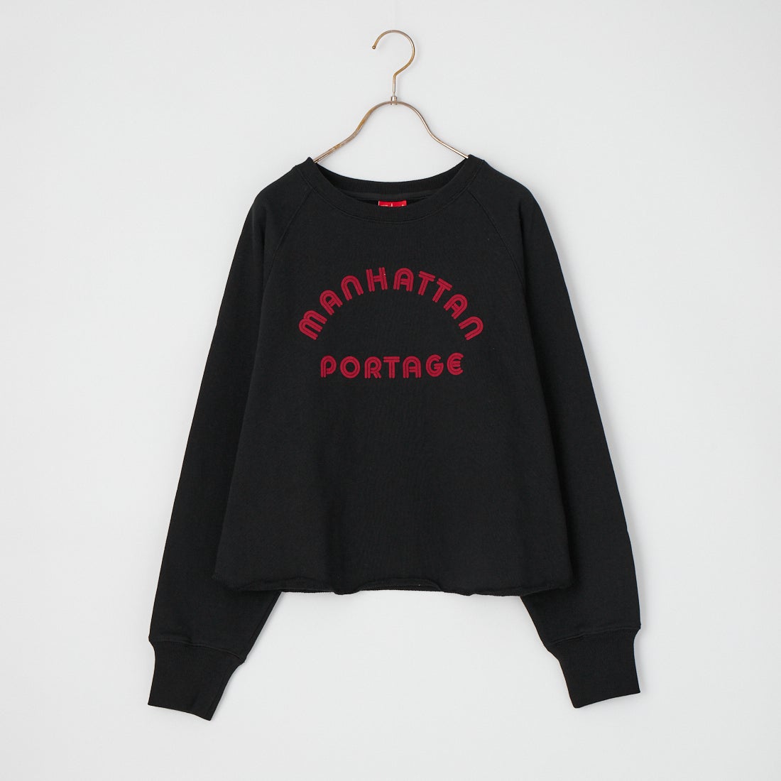 MANHATTAN PORTAGE [マンハッタンポーテージ] 別注 カレッジロゴ ショート丈カットオフスウェット [26FWMP-INL021-JF] BLACK