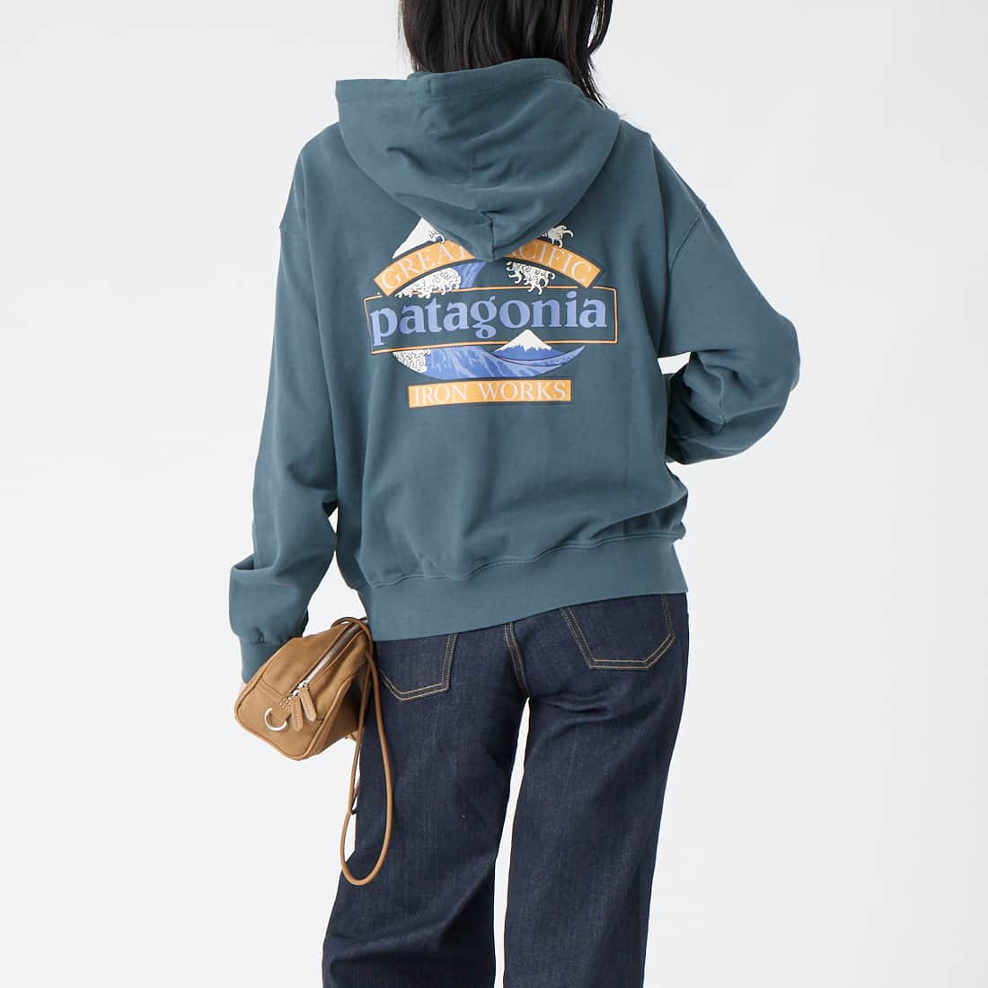 patagonia [パタゴニア] グレート ウェーブス デイリー フーディ [39727] SMTB &&モデル身長：162cm 着用サイズ：S&&