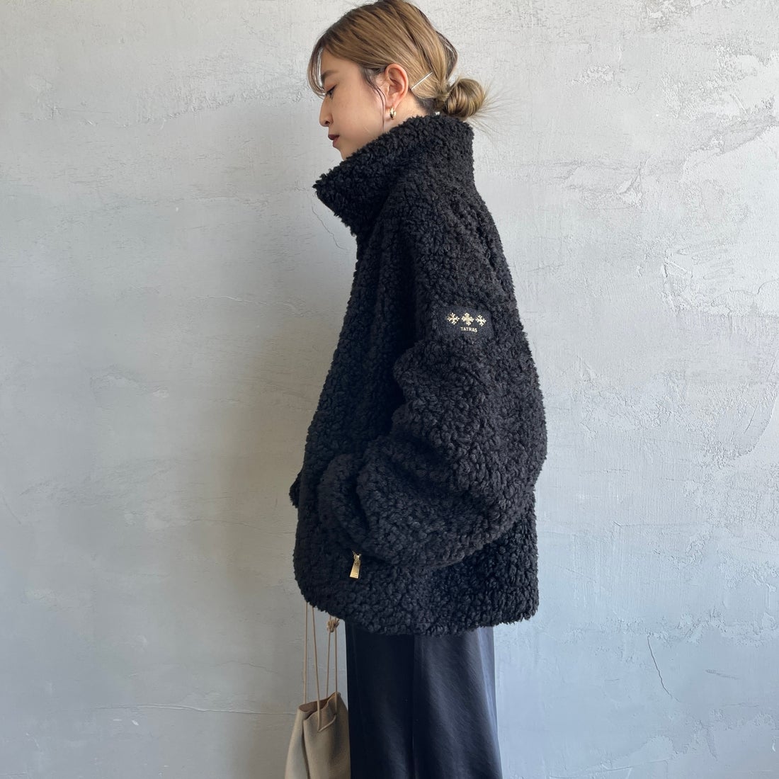TATRAS [タトラス] LUELA/ルエラ ボアブルゾン [LCKA0041033588] BLACK &&モデル身長：150cm 着用サイズ：2&&