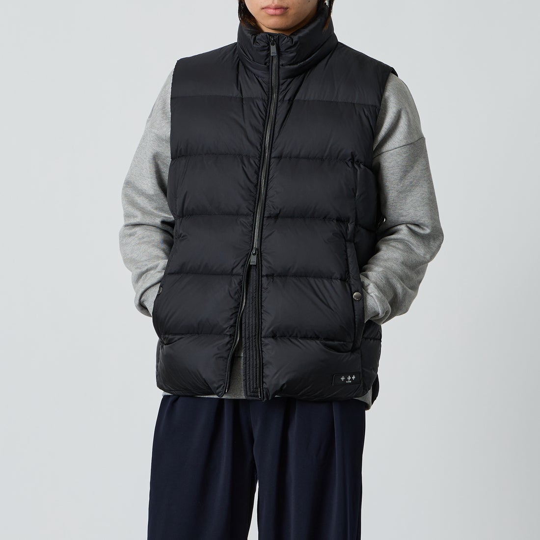 TATRAS [タトラス] POSEIDONE/ポセイドーネ ダウンベスト [MCKA0003013588] BLACK &&モデル身長：177cm 着用サイズ：4&&