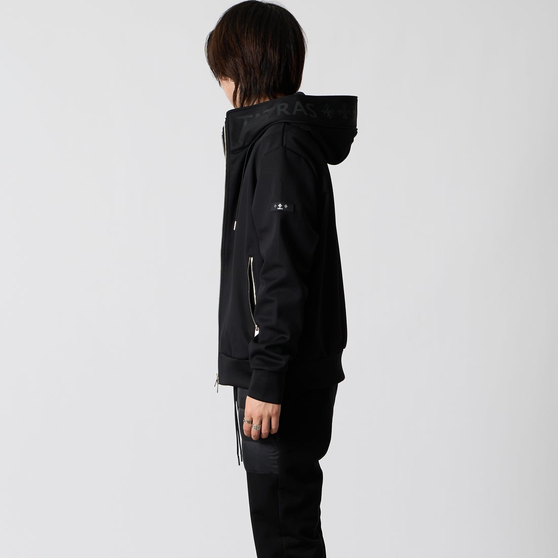 TATRAS [タトラス] BARBIO/バルビオ パーカー [MCKA0405063588] BLACK &&モデル身長：177cm 着用サイズ：2&&