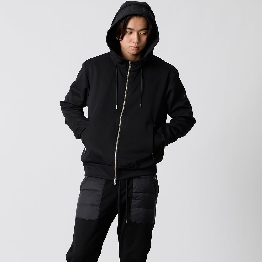 TATRAS [タトラス] BARBIO/バルビオ パーカー [MCKA0405063588] BLACK &&モデル身長：177cm 着用サイズ：2&&