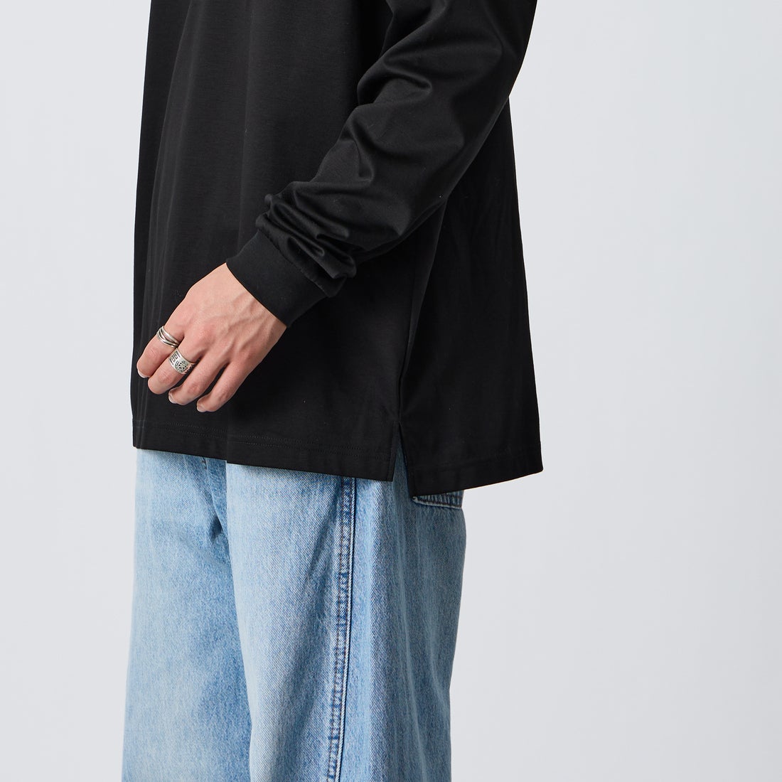 TATRAS [タトラス] MIENGO/ミエンゴ Tシャツ [MCKA0690083588] BLACK &&モデル身長：177cm 着用サイズ：3&&