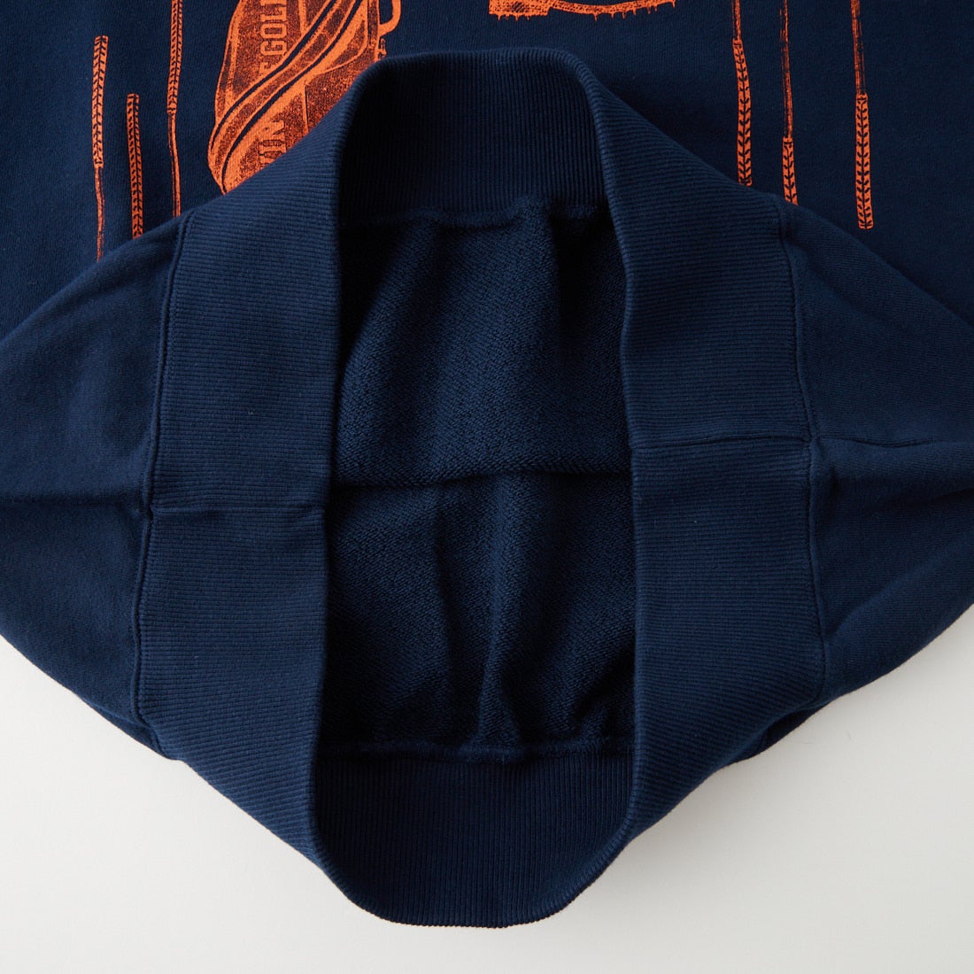 NEW VINTAGE GOLF [ニュービンテージゴルフ] Stool Print スウェットクルー [NVG-0608] NAVY
