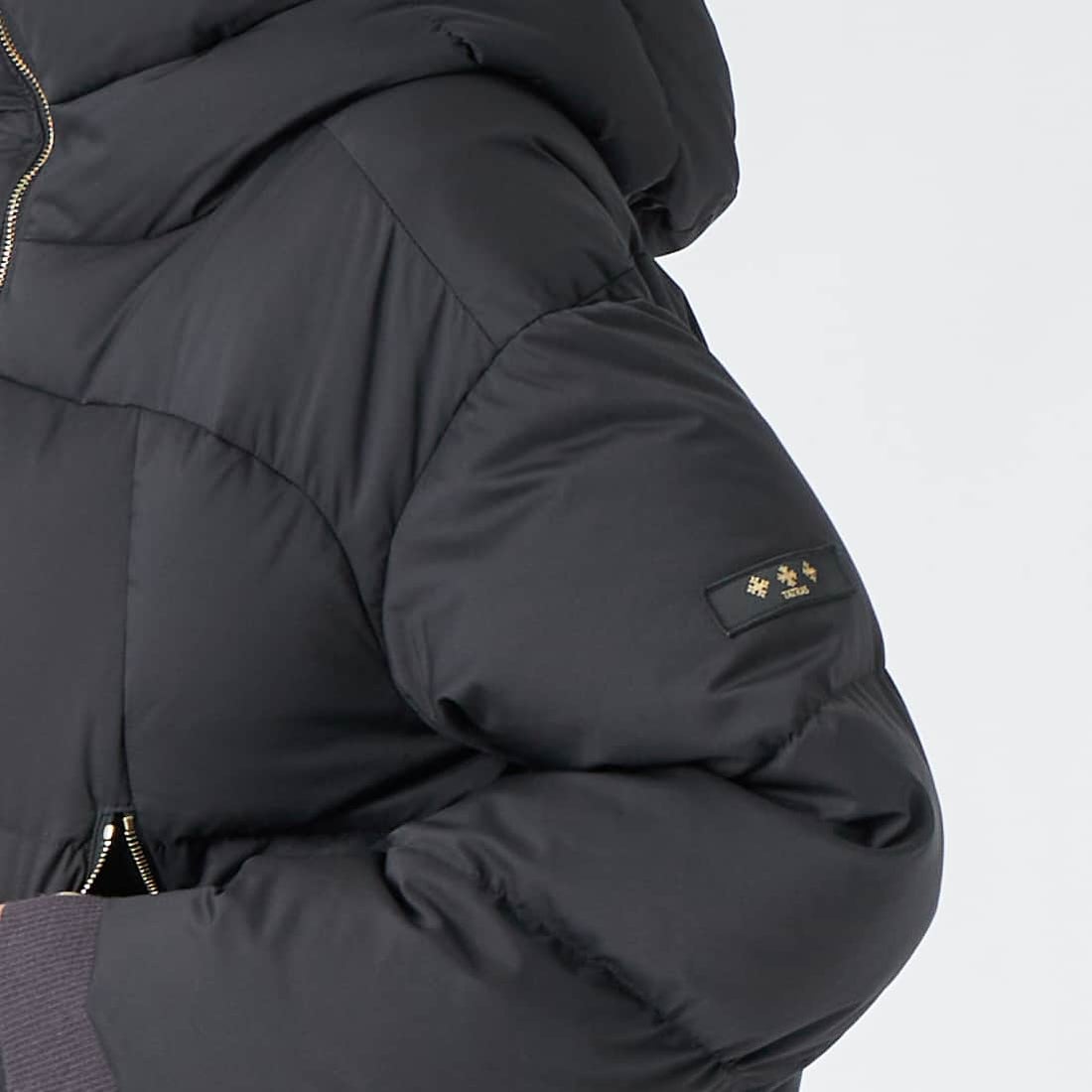 TATRAS [タトラス] GIGI ジジ ダウンジャケット [LCKA0013013588] BLACK &&モデル身長：162cm 着用サイズ：1&&