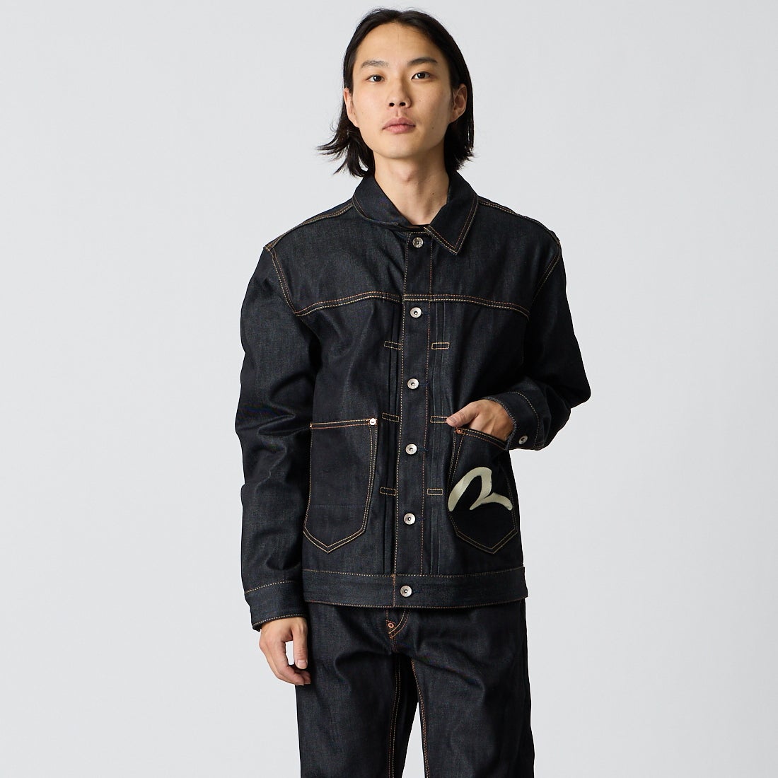 EVISU [エヴィス] カモメプリント マルチポケット デニムジャケット [2EAHTM5JK1235] RAW INDIGO &&モデル身長：175cm 着用サイズ：M&&