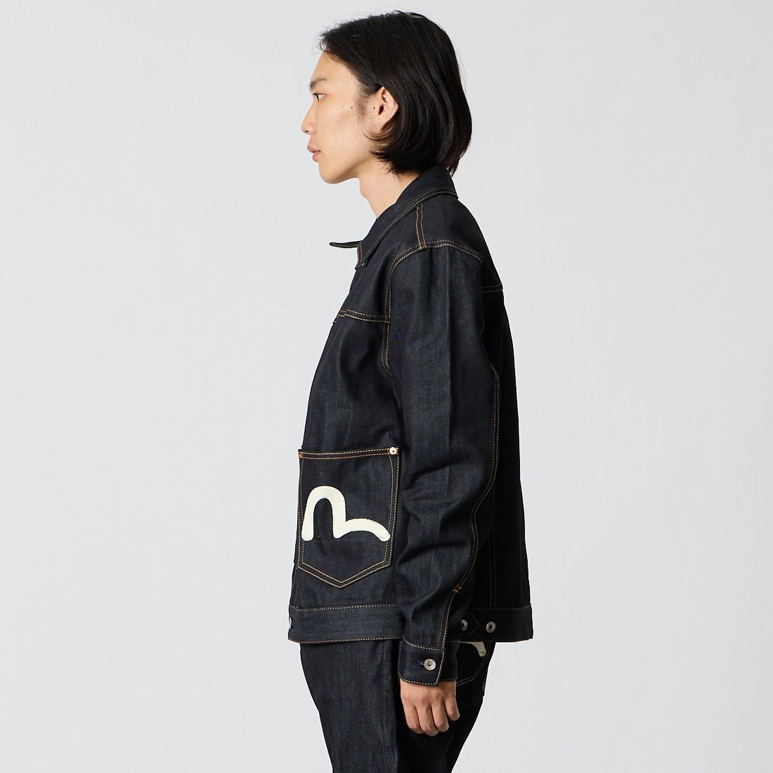 EVISU [エヴィス] カモメプリント マルチポケット デニムジャケット [2EAHTM5JK1235] RAW INDIGO &&モデル身長：175cm 着用サイズ：M&&