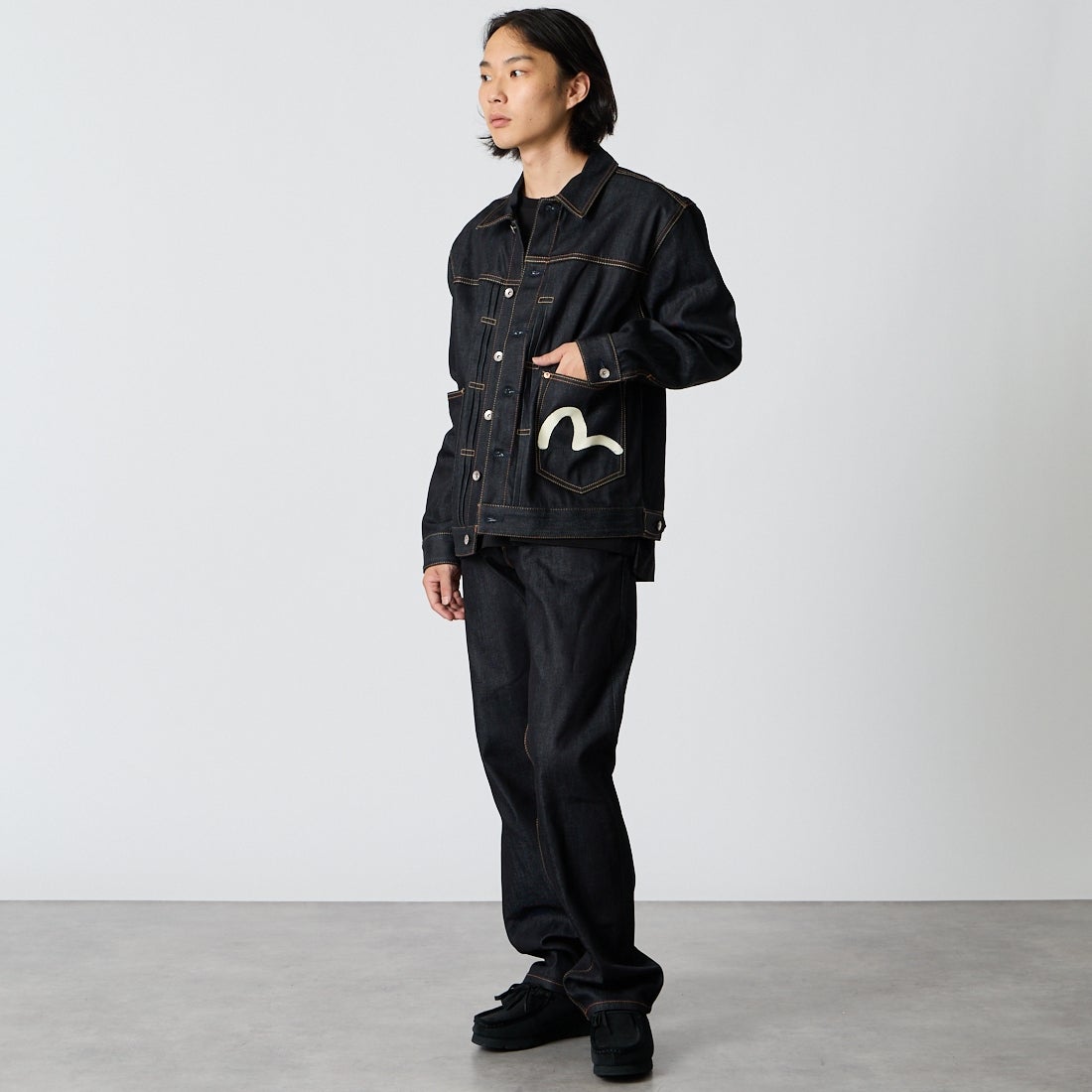 EVISU [エヴィス] カモメプリント マルチポケット デニムジャケット [2EAHTM5JK1235] RAW INDIGO &&モデル身長：175cm 着用サイズ：M&&