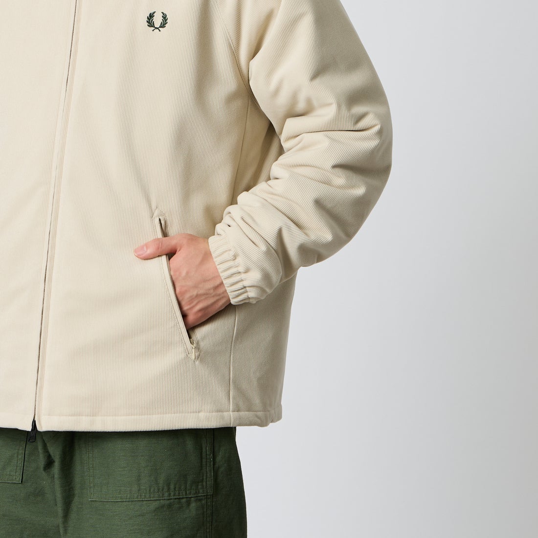 FRED PERRY [フレッドペリー] 別注 フードロゴ刺繍 コーデュロイジャケット [FPM-26A-026JF] OATMEAL/NI