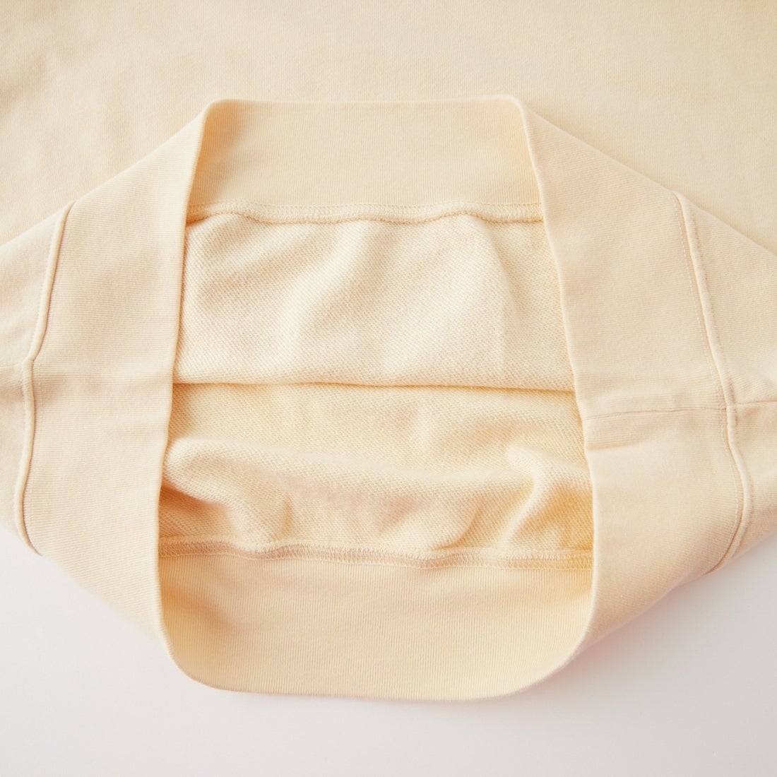 REGENCY WORKS [リージェンシーワークス] 別注 スーベニアプリント クルーネックスウェット [504401A-8-JF] NATURAL