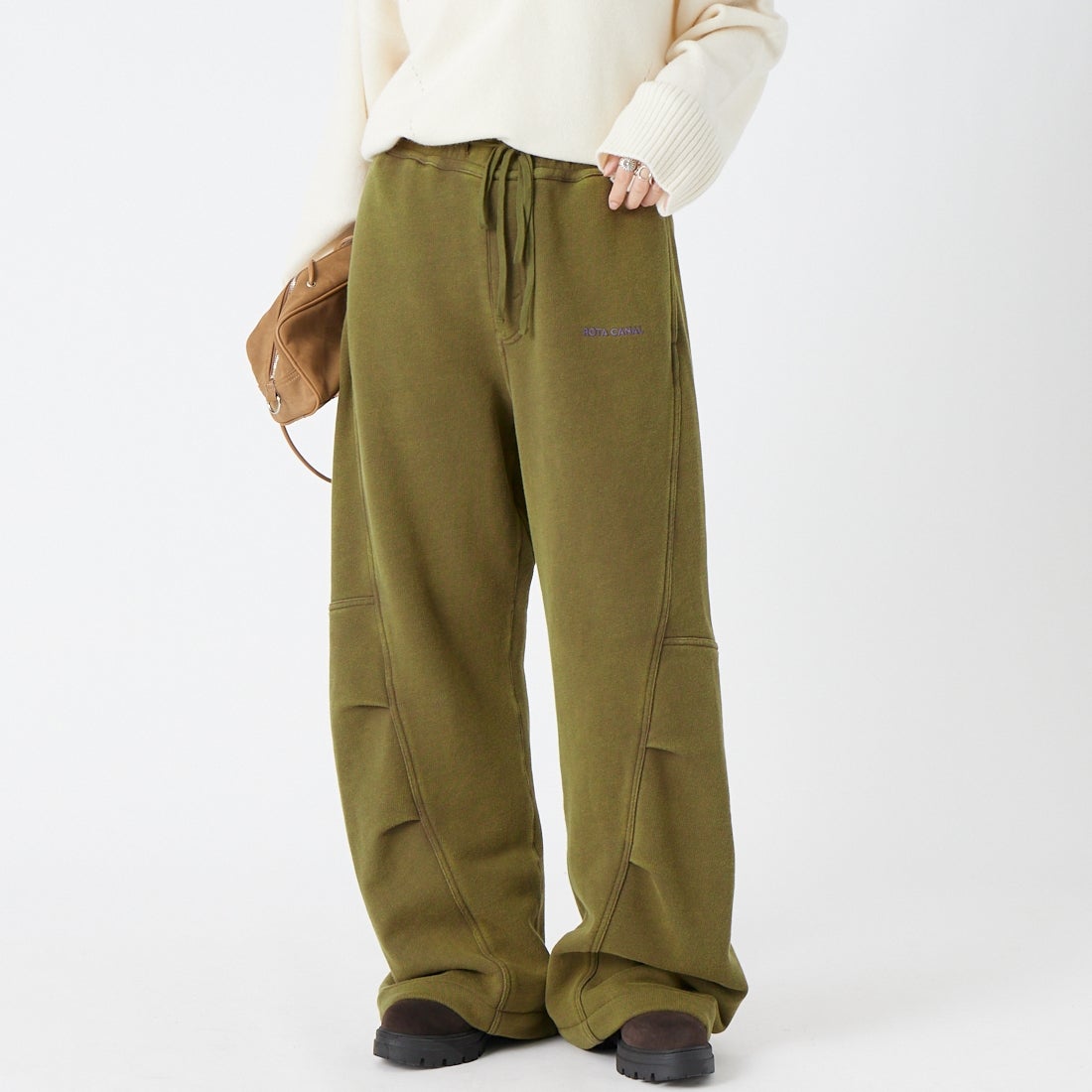 KHAKI&&モデル身長：162cm 着用サイズ：M&&