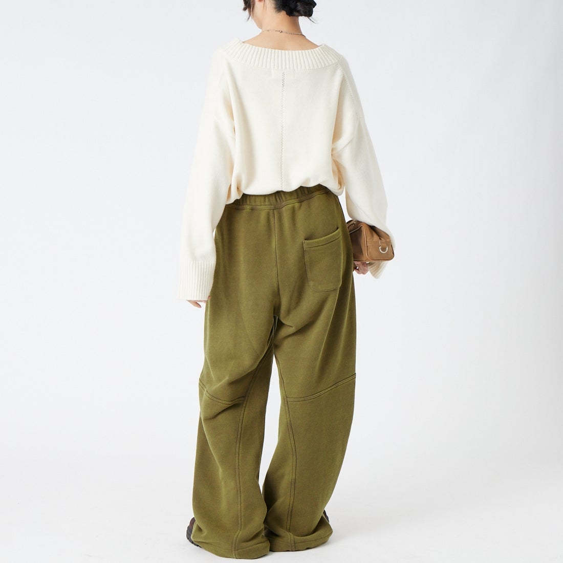 ROTA CANAL [ロタ カナル] パウダードスウェットパンツ [3305-262011] KHAKI &&モデル身長：162cm 着用サイズ：M&&