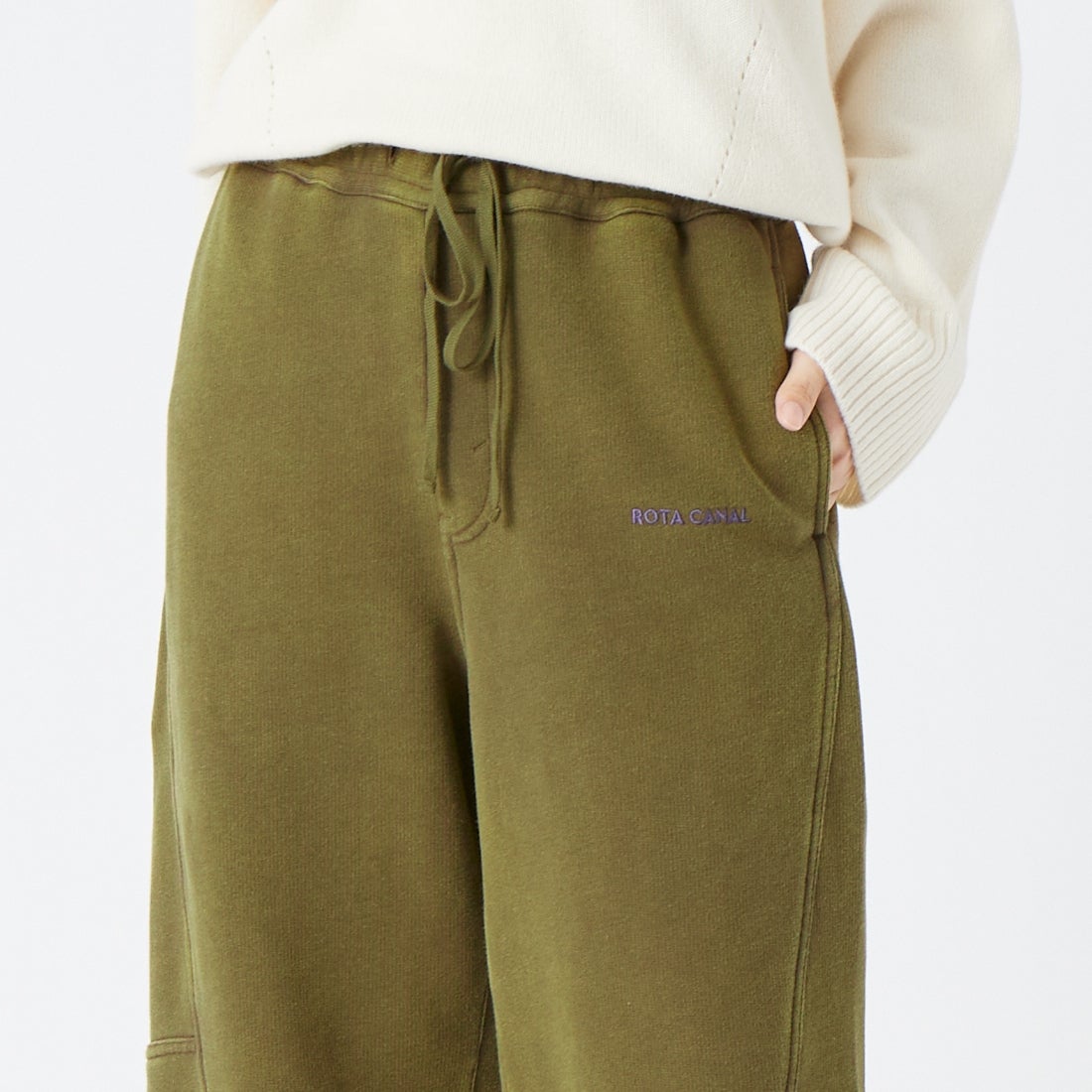ROTA CANAL [ロタ カナル] パウダードスウェットパンツ [3305-262011] KHAKI &&モデル身長：162cm 着用サイズ：M&&