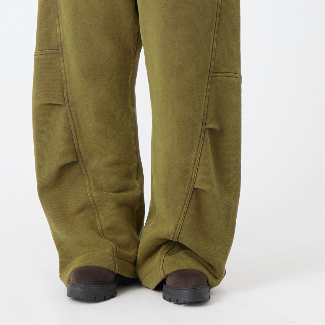 ROTA CANAL [ロタ カナル] パウダードスウェットパンツ [3305-262011] KHAKI &&モデル身長：162cm 着用サイズ：M&&