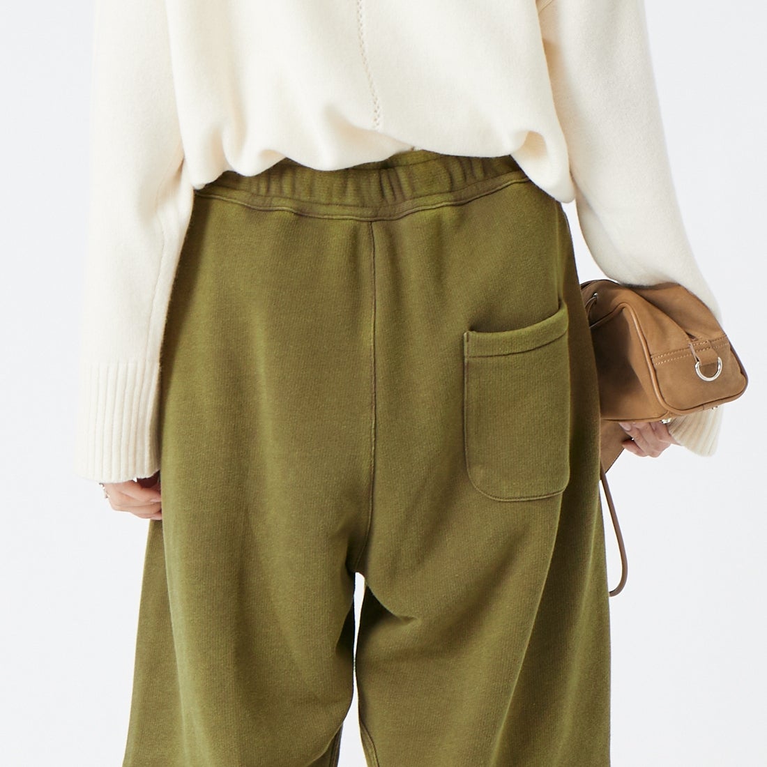 ROTA CANAL [ロタ カナル] パウダードスウェットパンツ [3305-262011] KHAKI &&モデル身長：162cm 着用サイズ：M&&