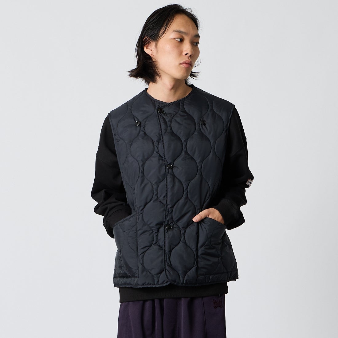 blurhms ROOTSTOCK [ブラームス ルーツストック] ナイロンキルティング A.B.Lベスト [BROOTS26F9] 02 BLACK &&モデル身長：175cm 着用サイズ：3&&