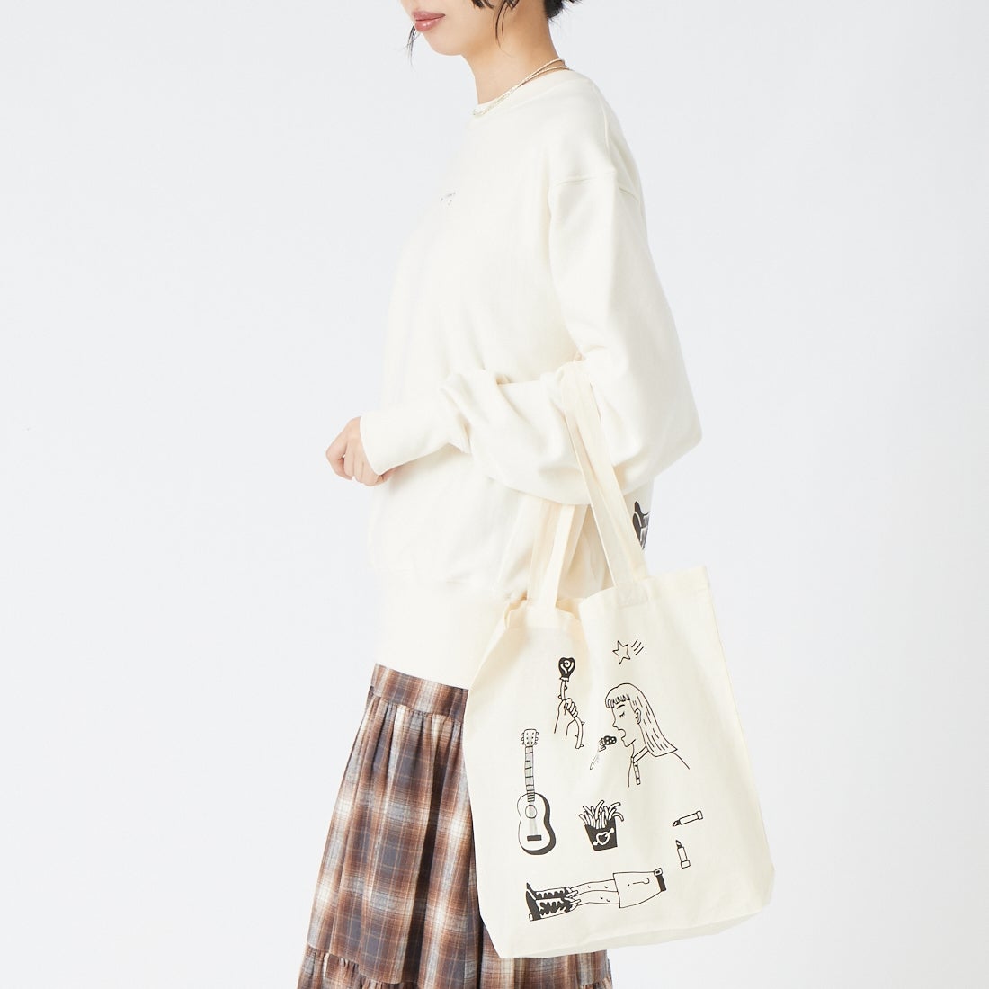 Health knit [ヘルスニット] TONDABAYASHI RAN コラボクルーネックスウェット [HR26F-M351] 61 IVORY &&モデル身長：162cm 着用サイズ：S&&