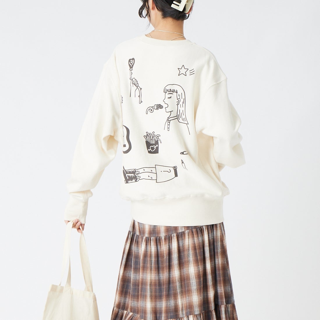 Health knit [ヘルスニット] TONDABAYASHI RAN コラボクルーネックスウェット [HR26F-M351] 61 IVORY &&モデル身長：162cm 着用サイズ：S&&