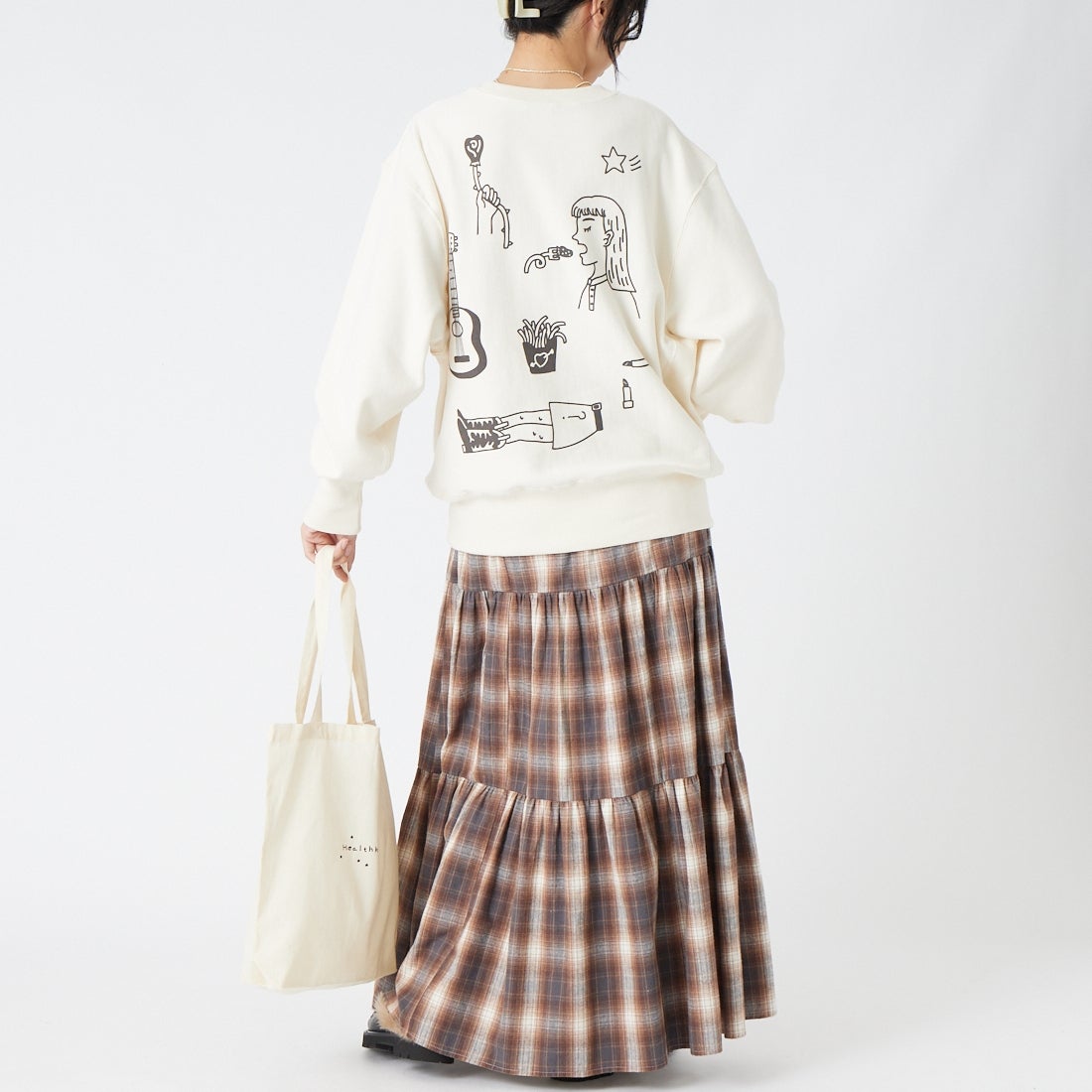 Health knit [ヘルスニット] TONDABAYASHI RAN コラボクルーネックスウェット [HR26F-M351] 61 IVORY &&モデル身長：162cm 着用サイズ：S&&