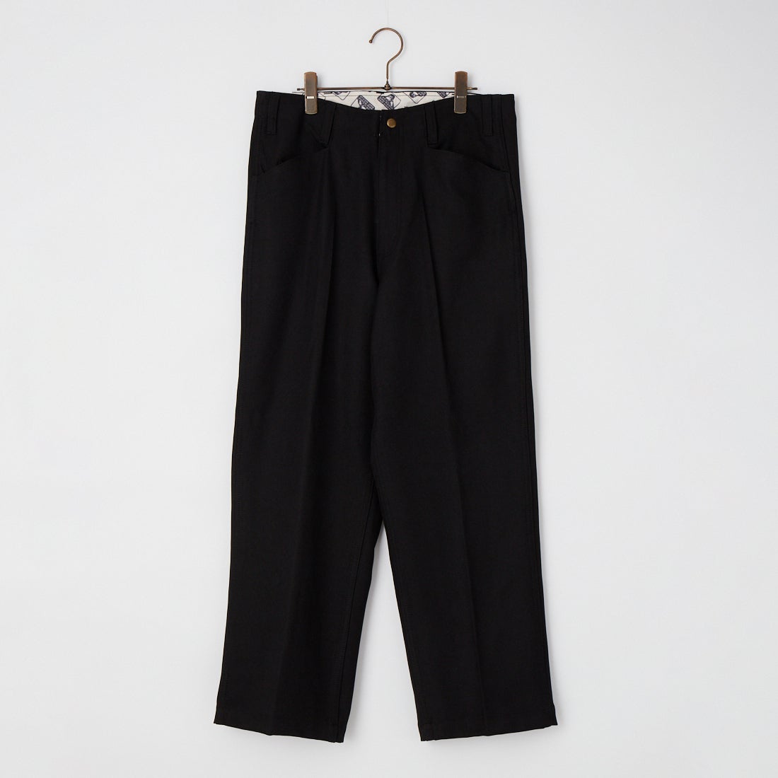 01 BLACK