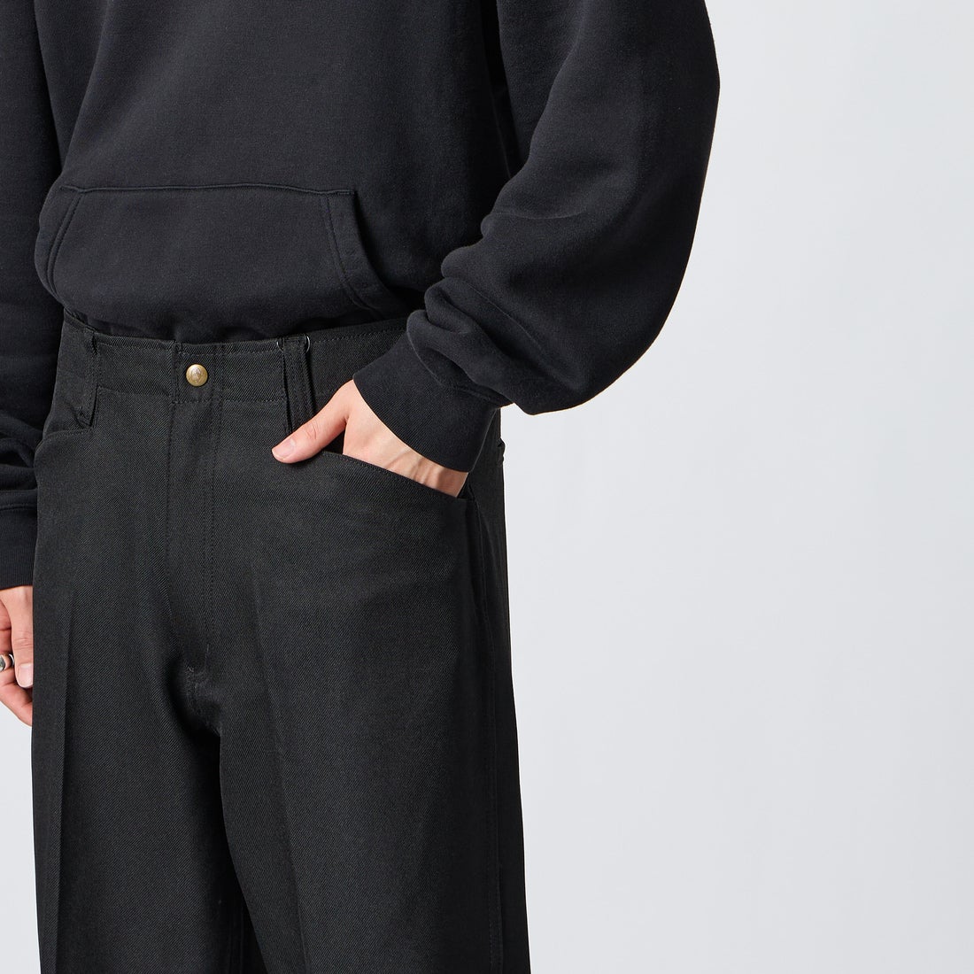 BEN DAVIS [ベンデイビス] 別注 BEN ワーカーズパンツ [1230-23180907-JF] 01 BLACK &&モデル身長：177cm 着用サイズ：L&&