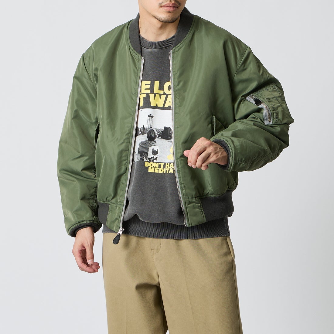 AVIREX [アヴィレックス] 別注 L2-B ミリタリージャケット [783-6252044-JF] SAGE &&モデル身長：168cm 着用サイズ：M&&