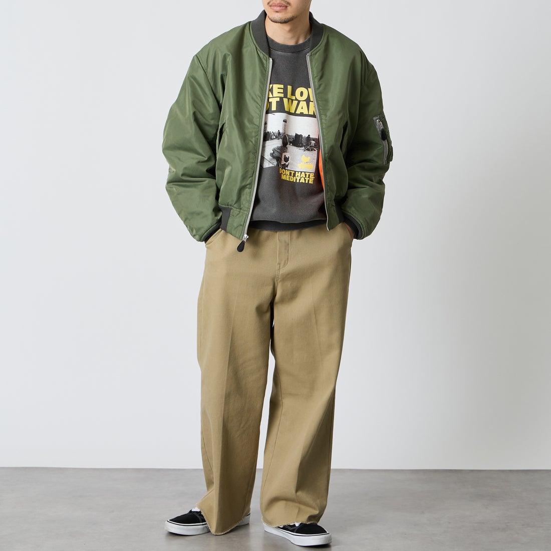 AVIREX [アヴィレックス] 別注 L2-B ミリタリージャケット [783-6252044-JF] SAGE &&モデル身長：168cm 着用サイズ：M&&
