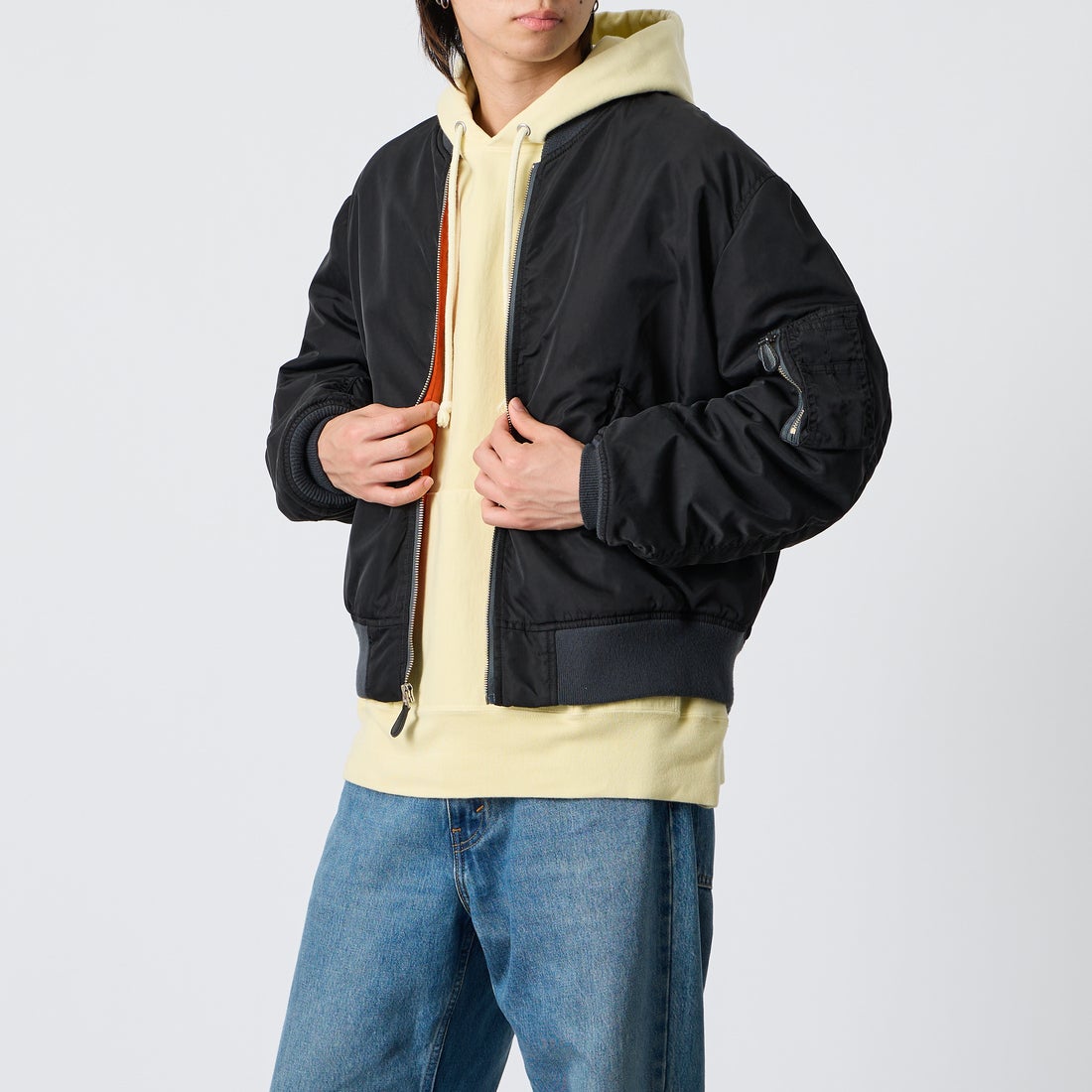 AVIREX [アヴィレックス] 別注 L2-B ミリタリージャケット [783-6252044-JF] BLACK &&モデル身長：177cm 着用サイズ：L&&