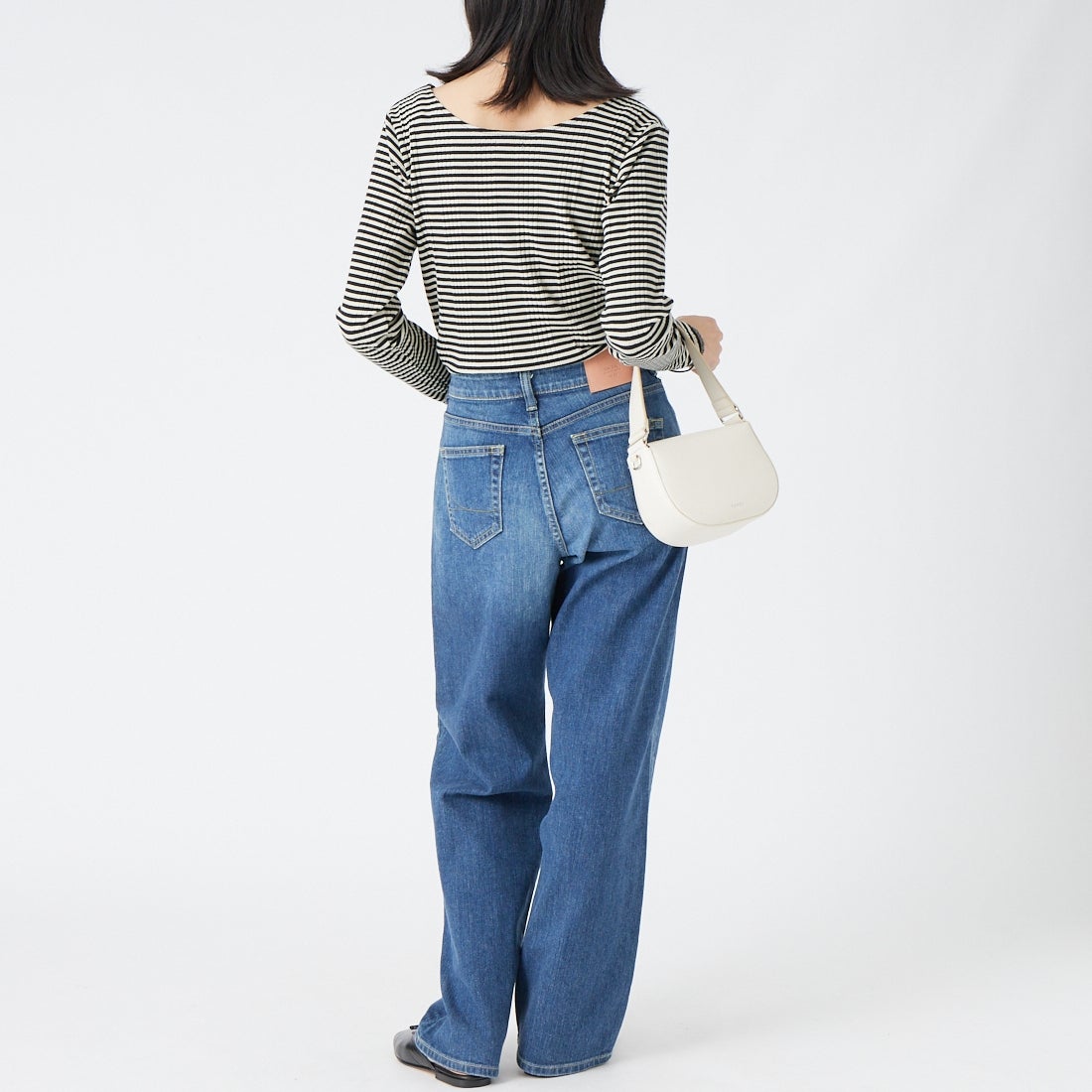MONT KEMMEL [モンケメル] スクープネックニットトップス [MKL-WMS-263009] BLACK/OFF &&モデル身長：162cm 着用サイズ：ONE SIZE&&