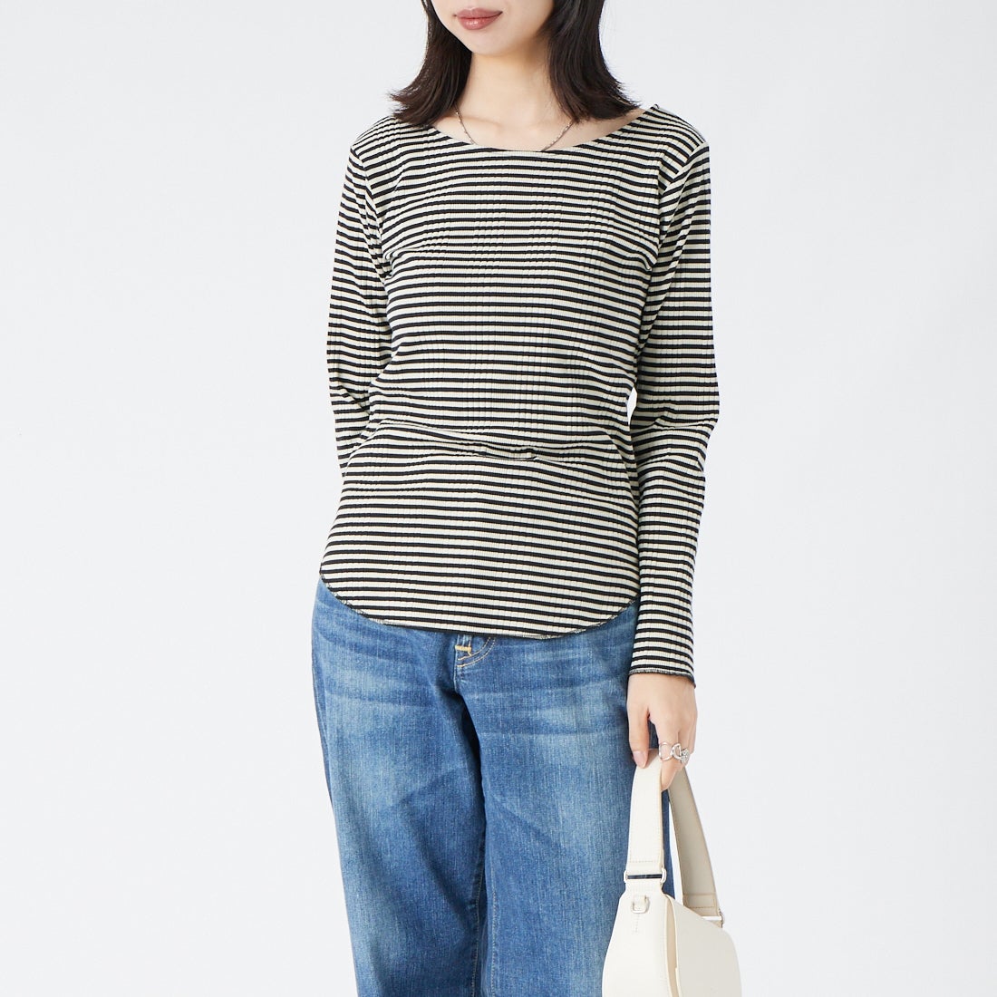MONT KEMMEL [モンケメル] スクープネックニットトップス [MKL-WMS-263009] BLACK/OFF &&モデル身長：162cm 着用サイズ：ONE SIZE&&