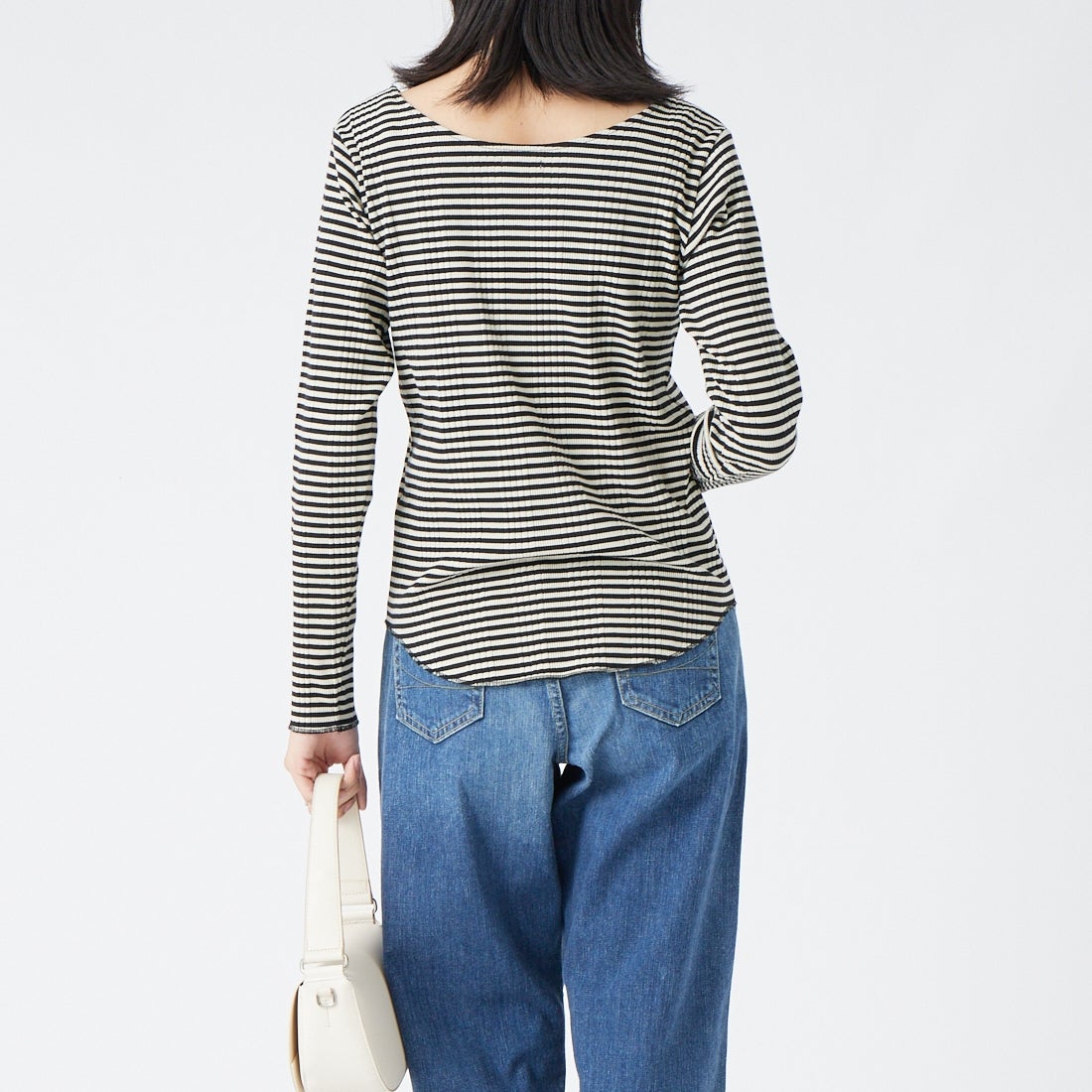 MONT KEMMEL [モンケメル] スクープネックニットトップス [MKL-WMS-263009] BLACK/OFF &&モデル身長：162cm 着用サイズ：ONE SIZE&&